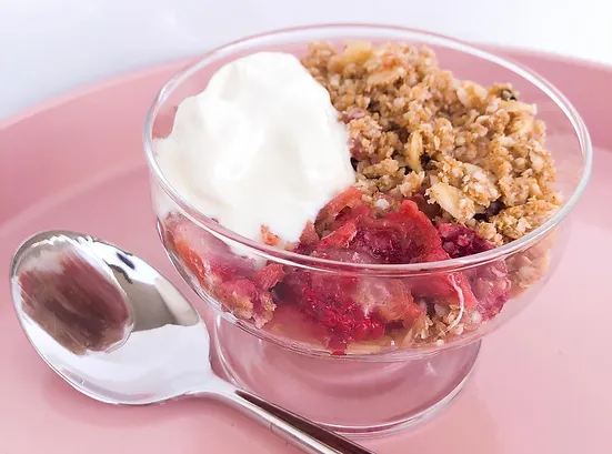apple-rhubarb-and-raspberry-crumble