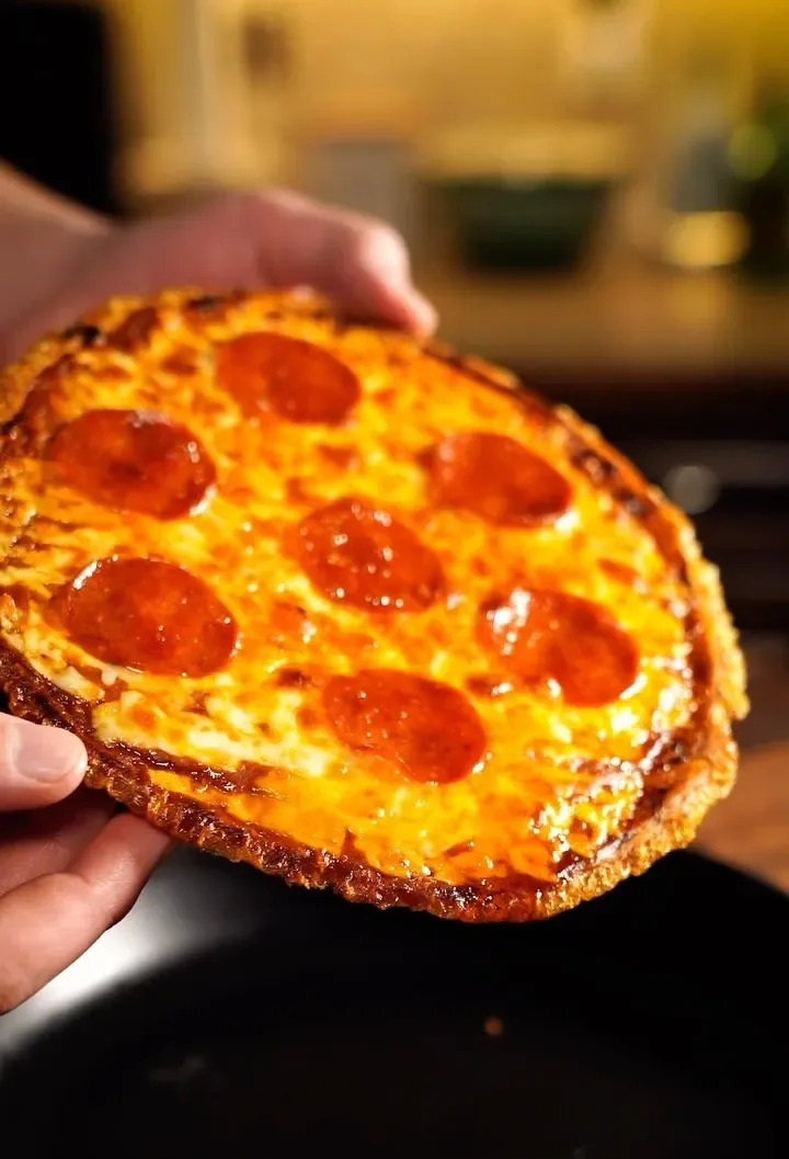 chicharron-crust-pizza