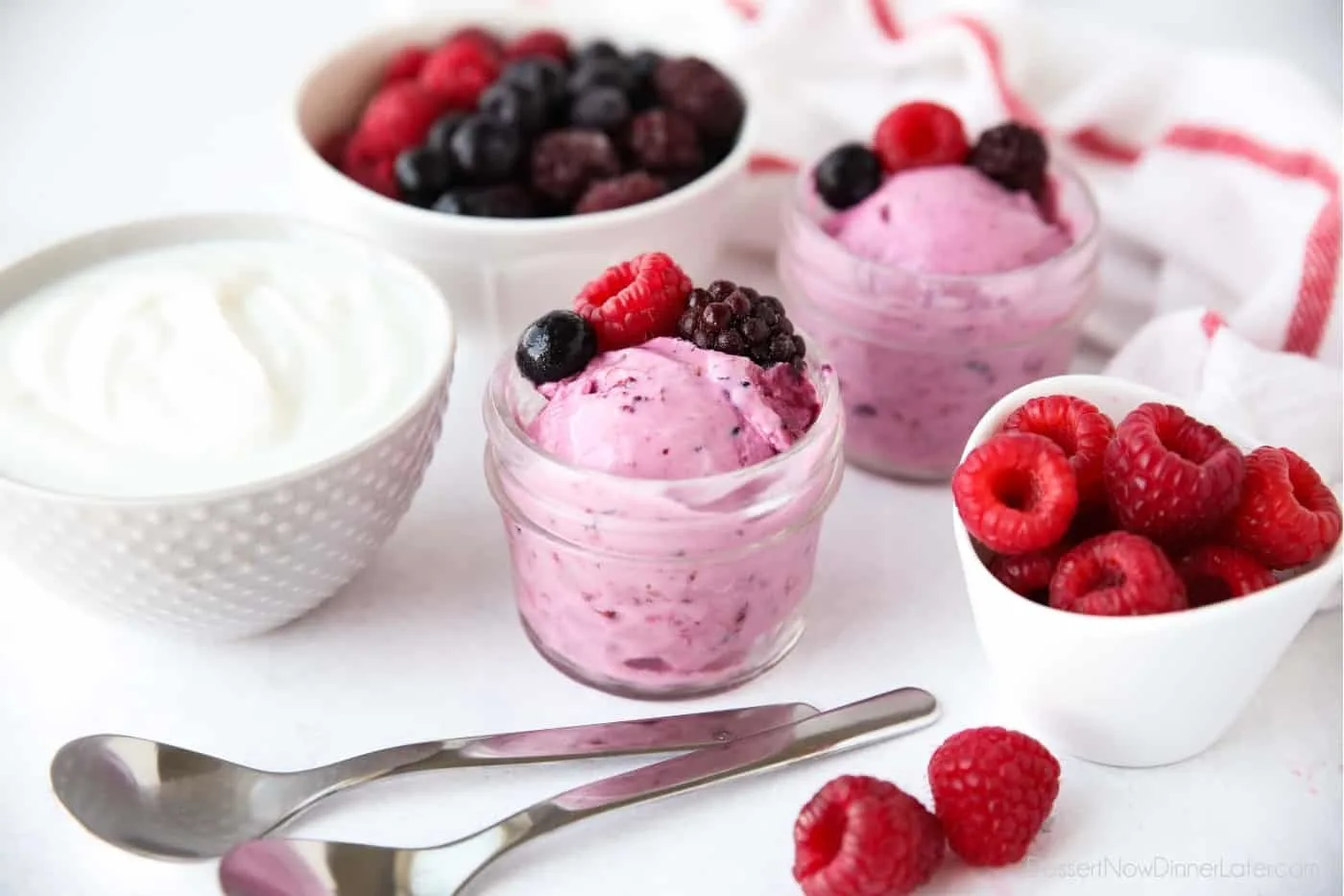 yoghurt-ijs-met-vruchten
