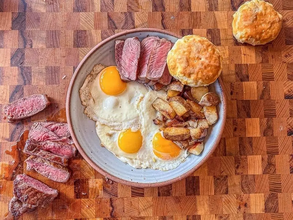 steak-and-eggs