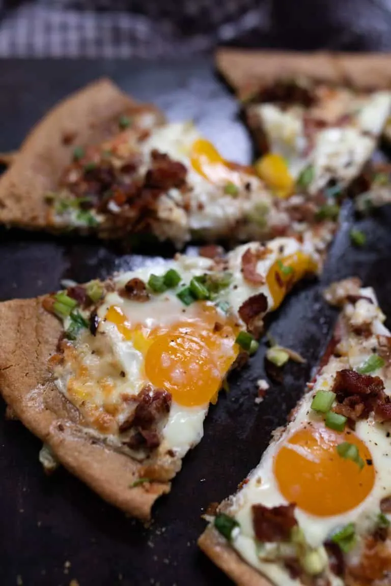 sourdough-breakfast-pizza
