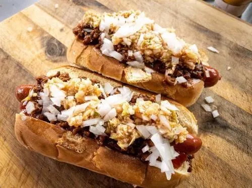 chili-dogs-wred-slaw