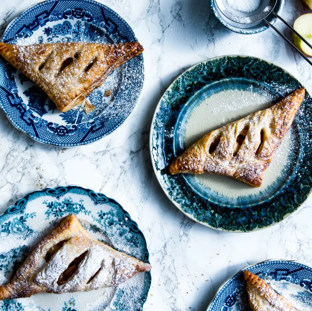 cinnamon-and-lemon-mini-apple-pies