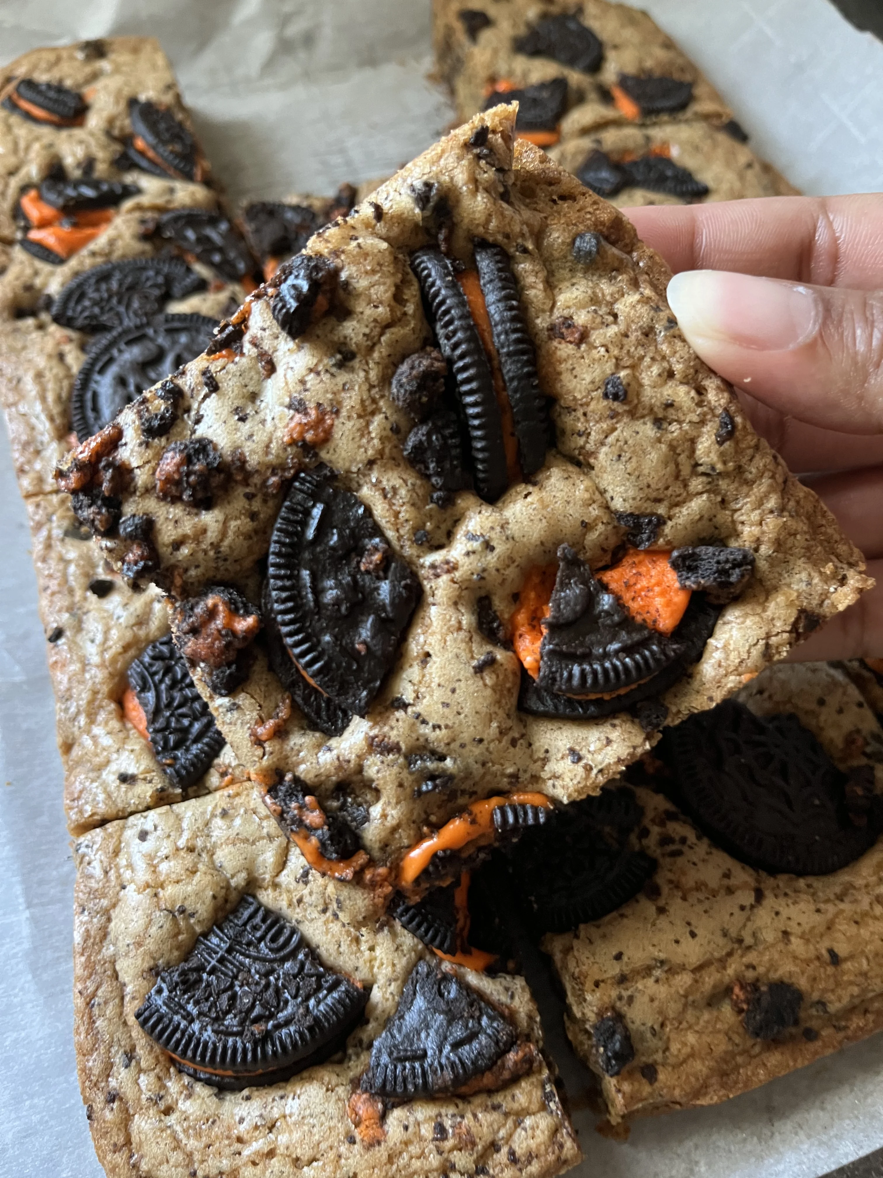 boo-oreo-cookie-bars