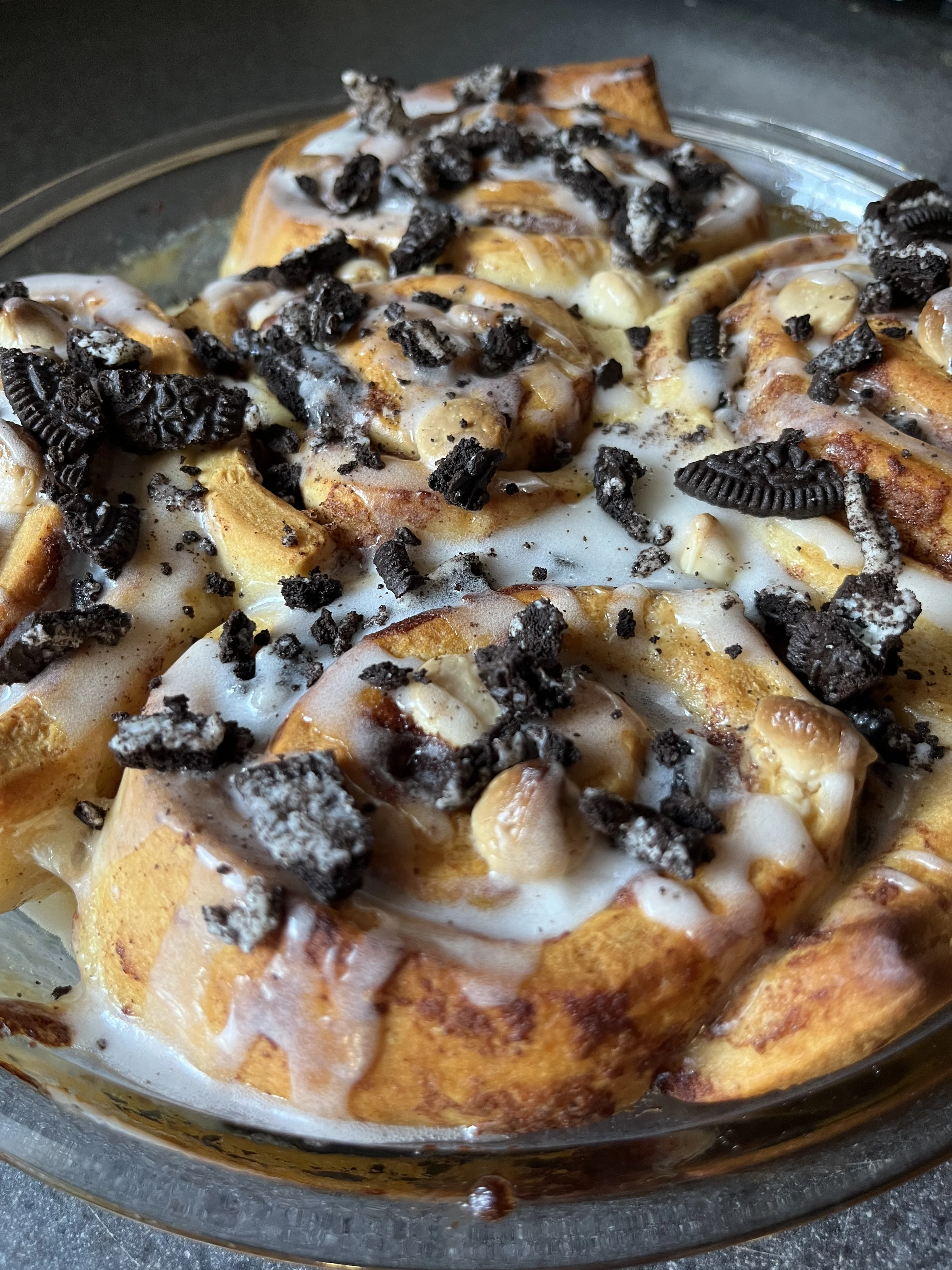 cookies-and-cream-cinnamon-rolls