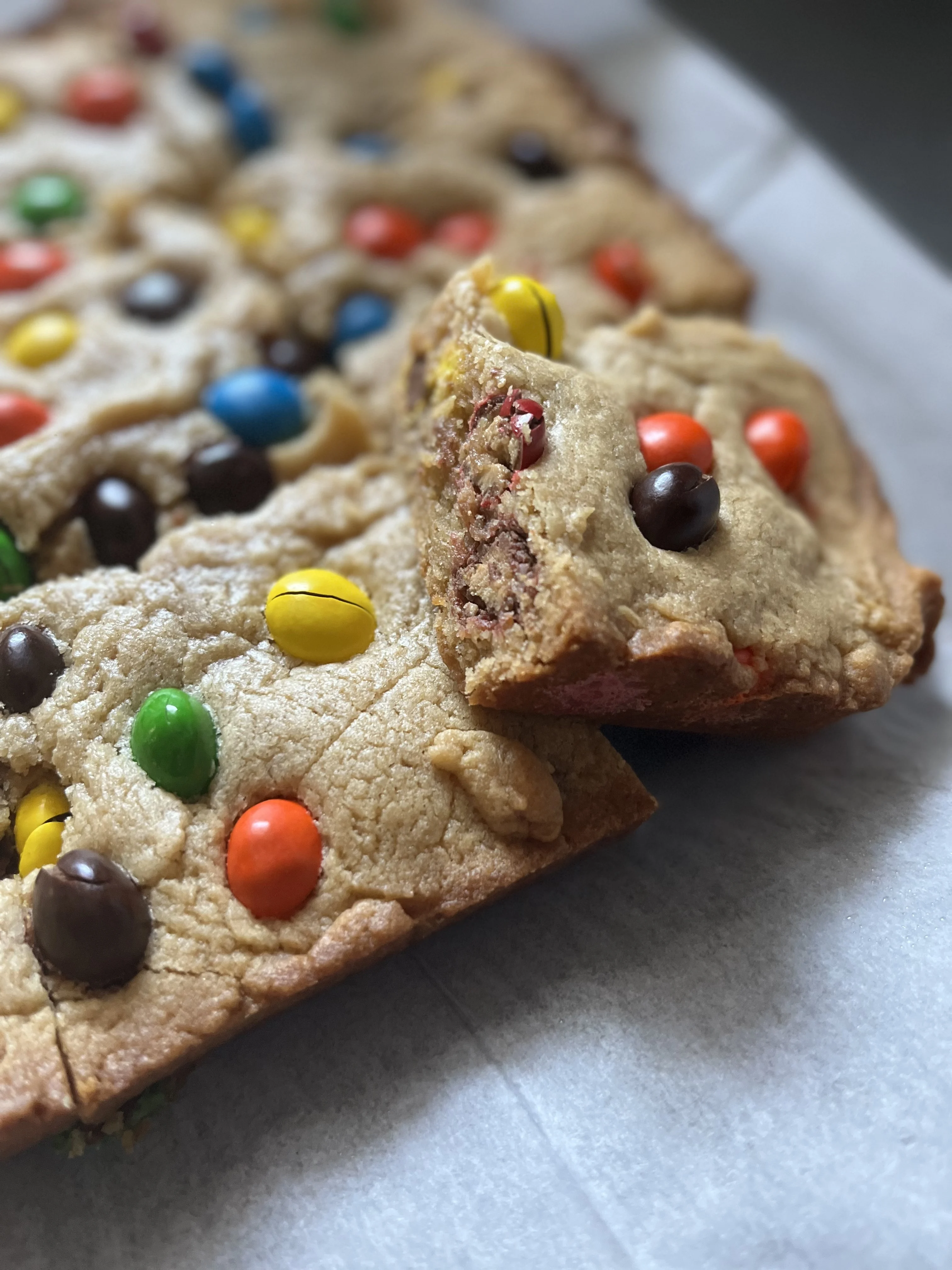 peanut-butter-mandm-cookie-bars