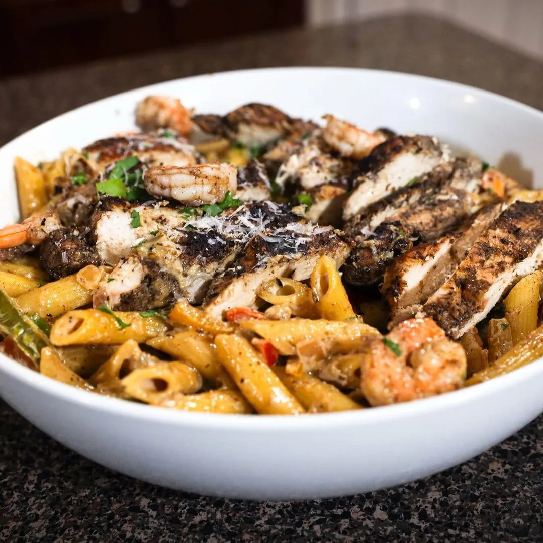 creamy-rasta-pasta-with-shrimp-and-chicken