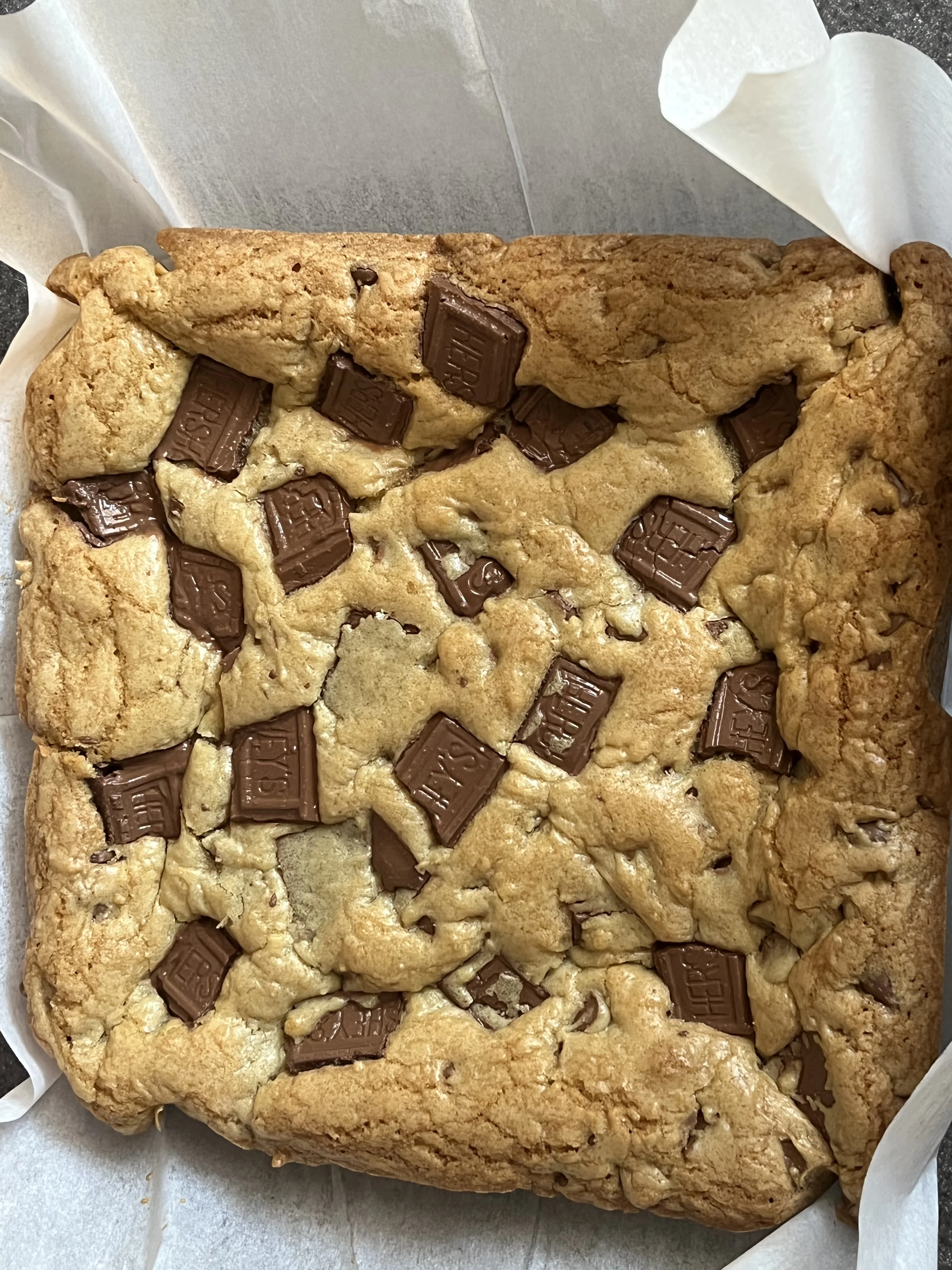 hershey's-bar-chocolate-chip-cookie-bars