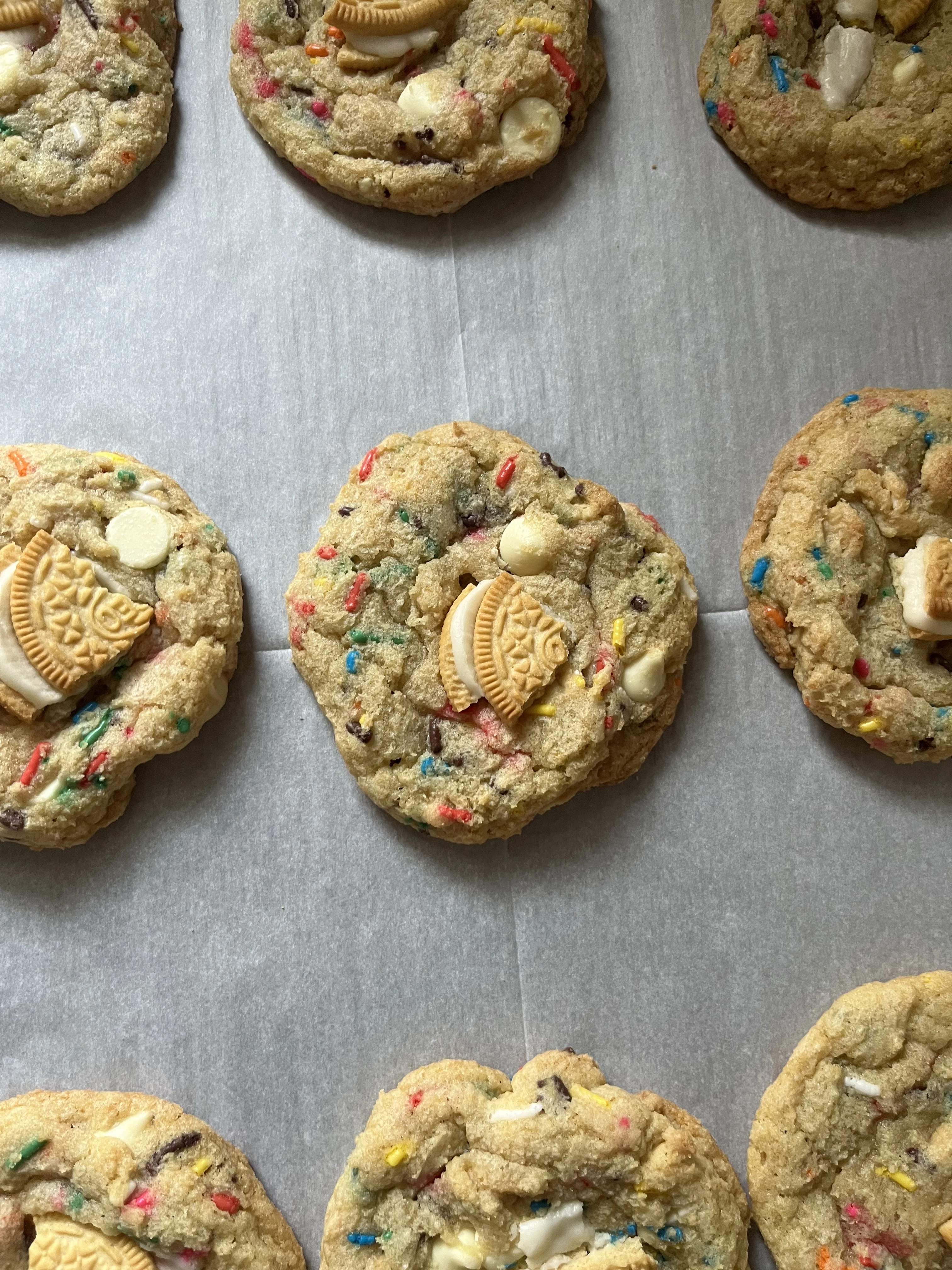 white-chocolate-funfetti-oreo-cookies