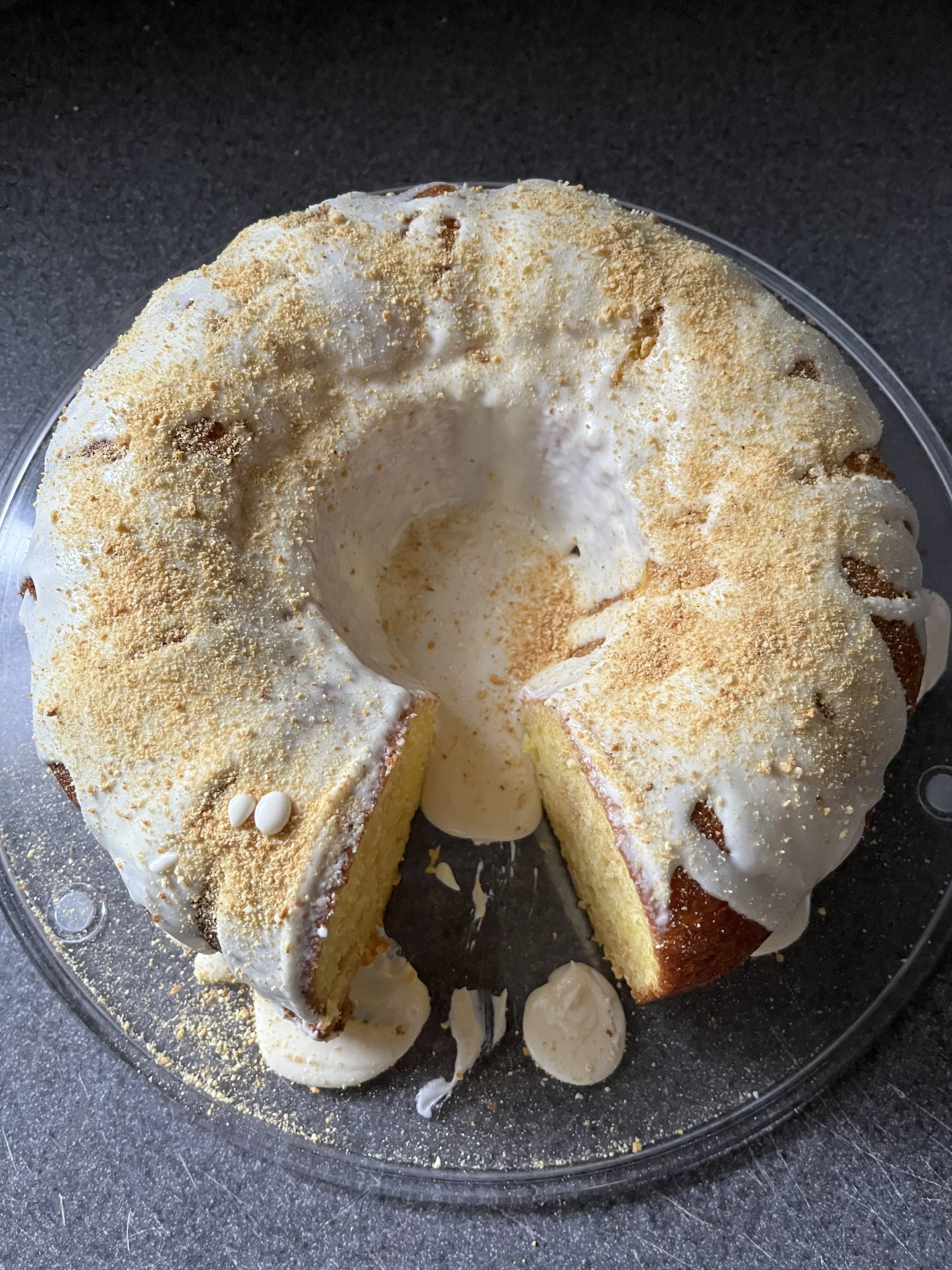 lemon-cheesecake-bundt-cake