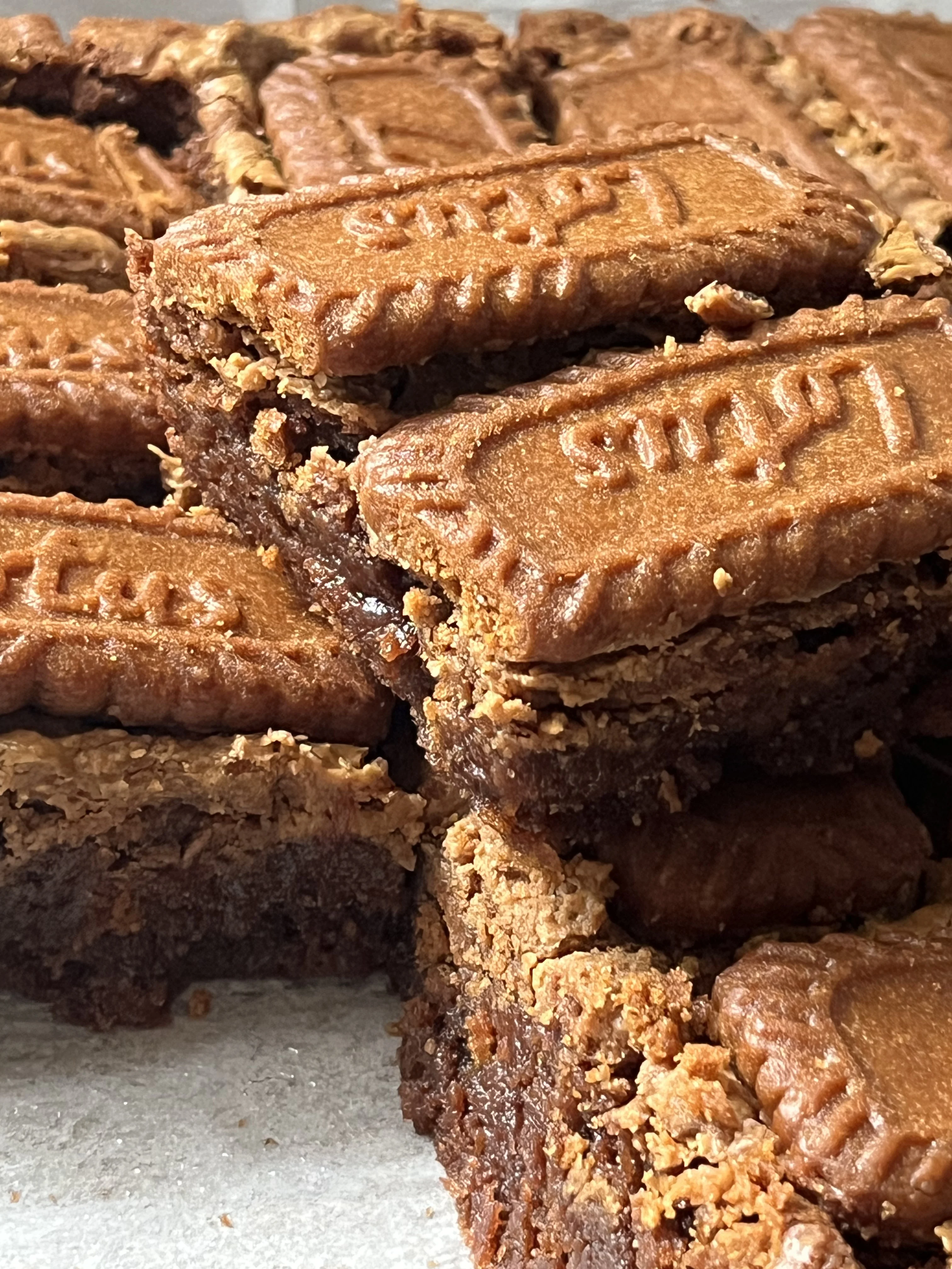 biscoff-cookie-butter-brownies
