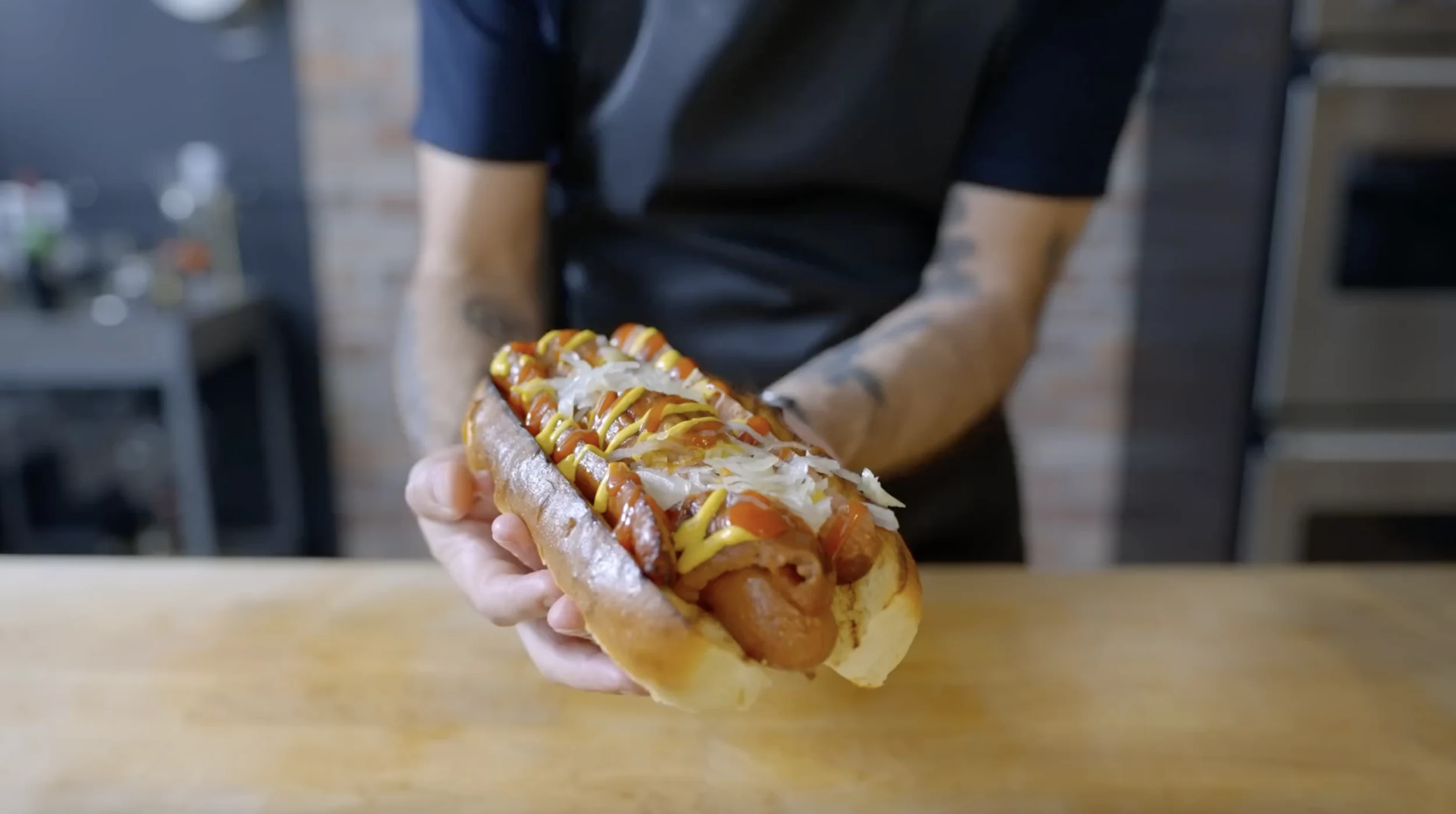 triple-deluxe-dog-hot-dog-detective