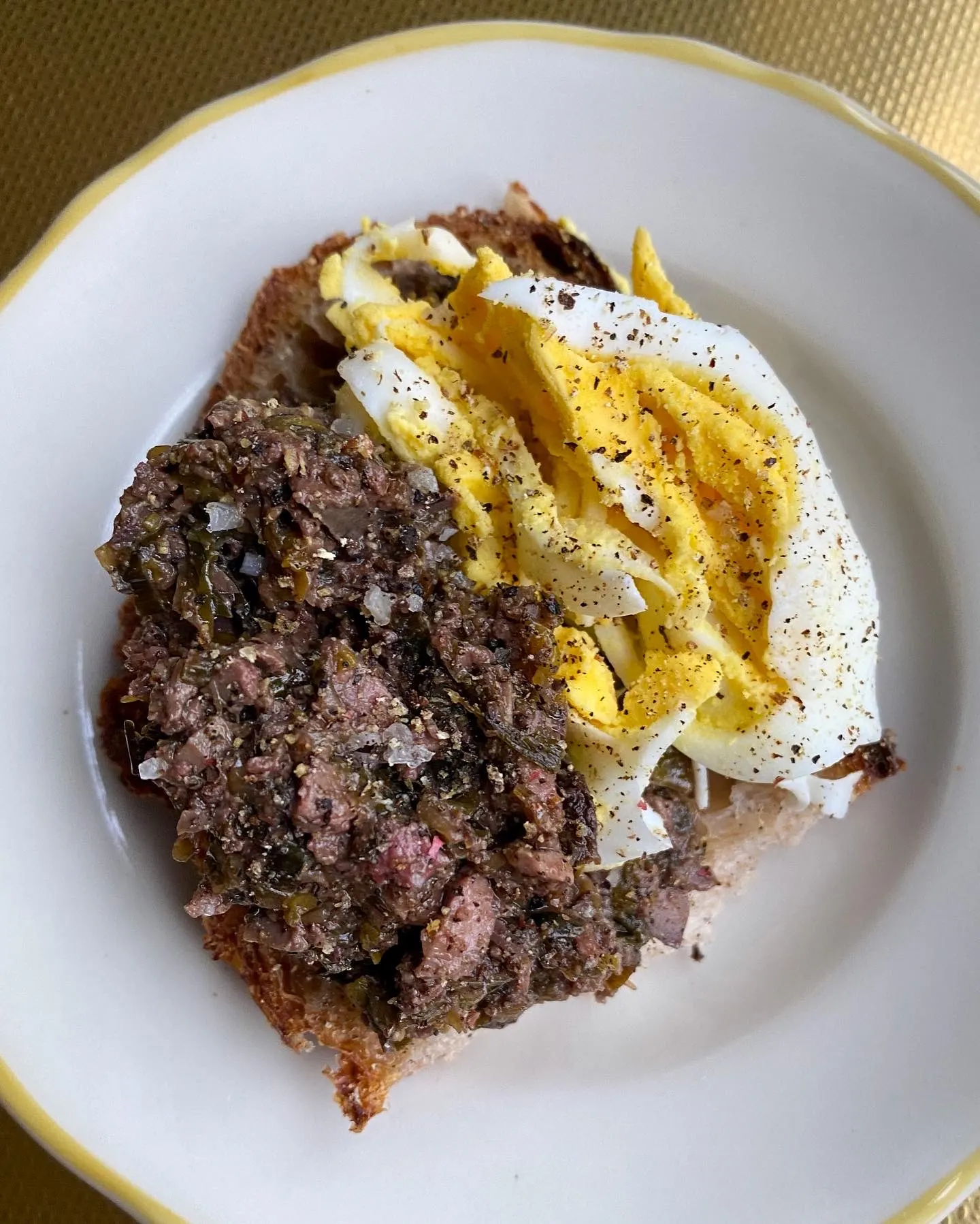 chopped-liver-w-caramelized-leeks