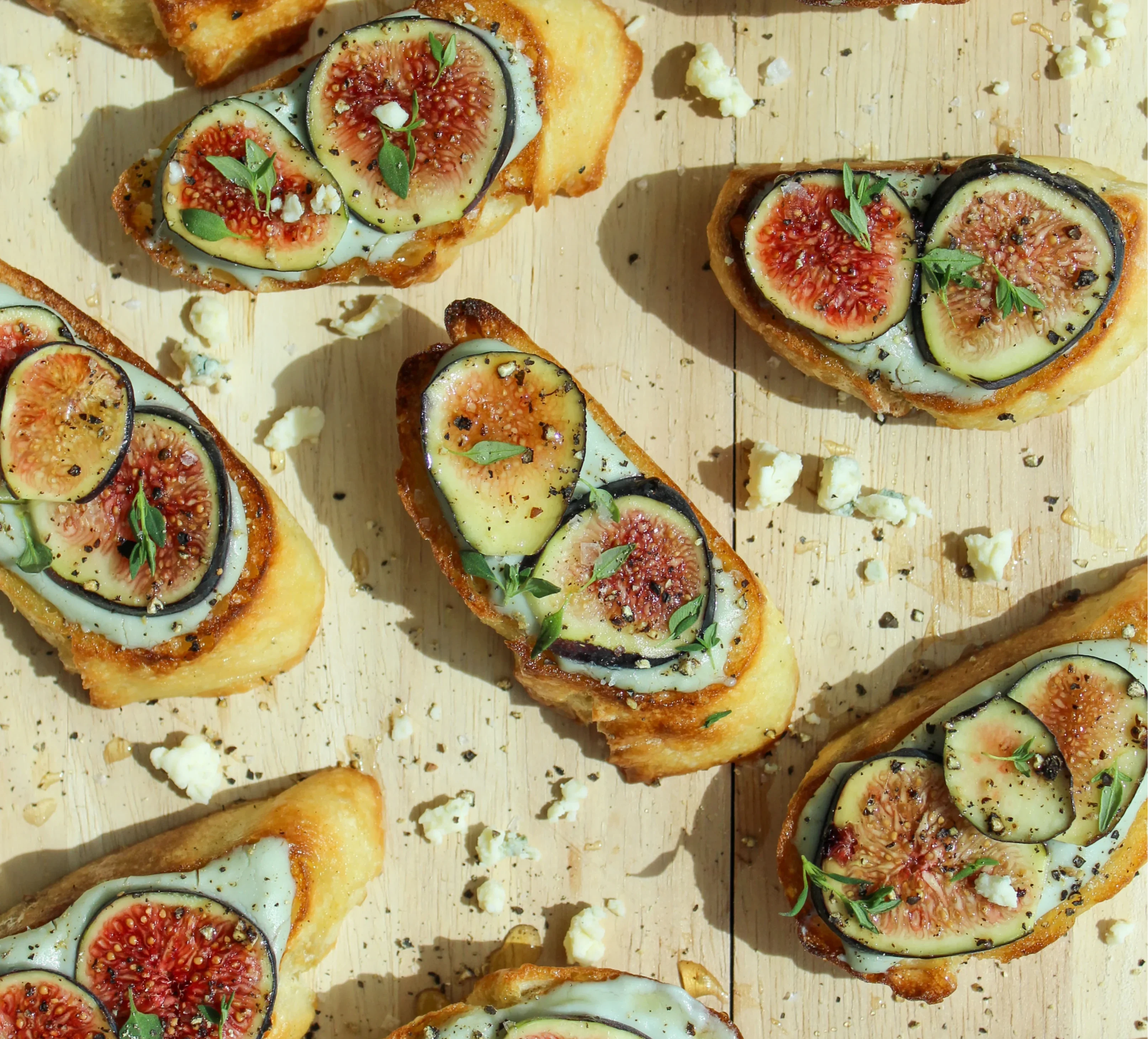 whipped-gorgonzola-crostinis