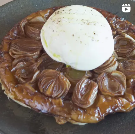 tarde-tatin-de-cebola-e-burrata