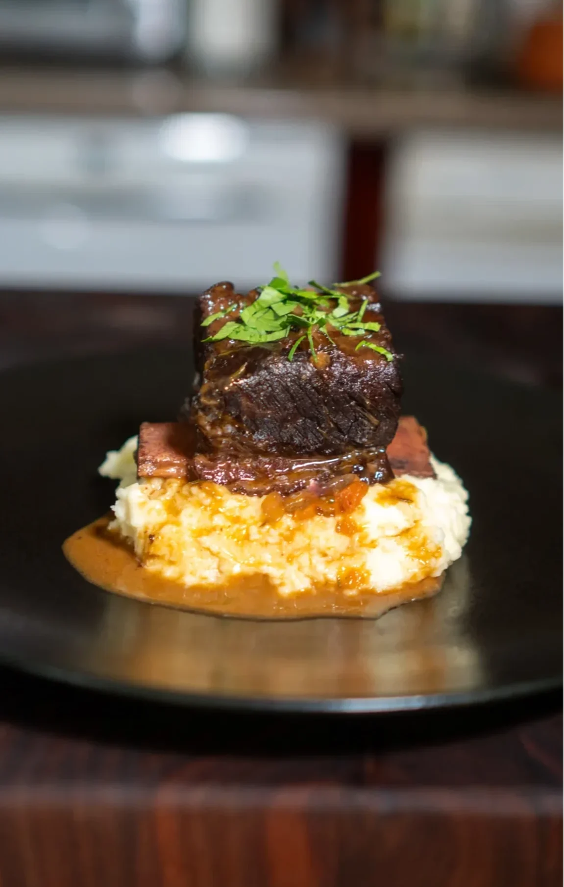 braised-short-ribs-with-garlic-mashed-potatoes