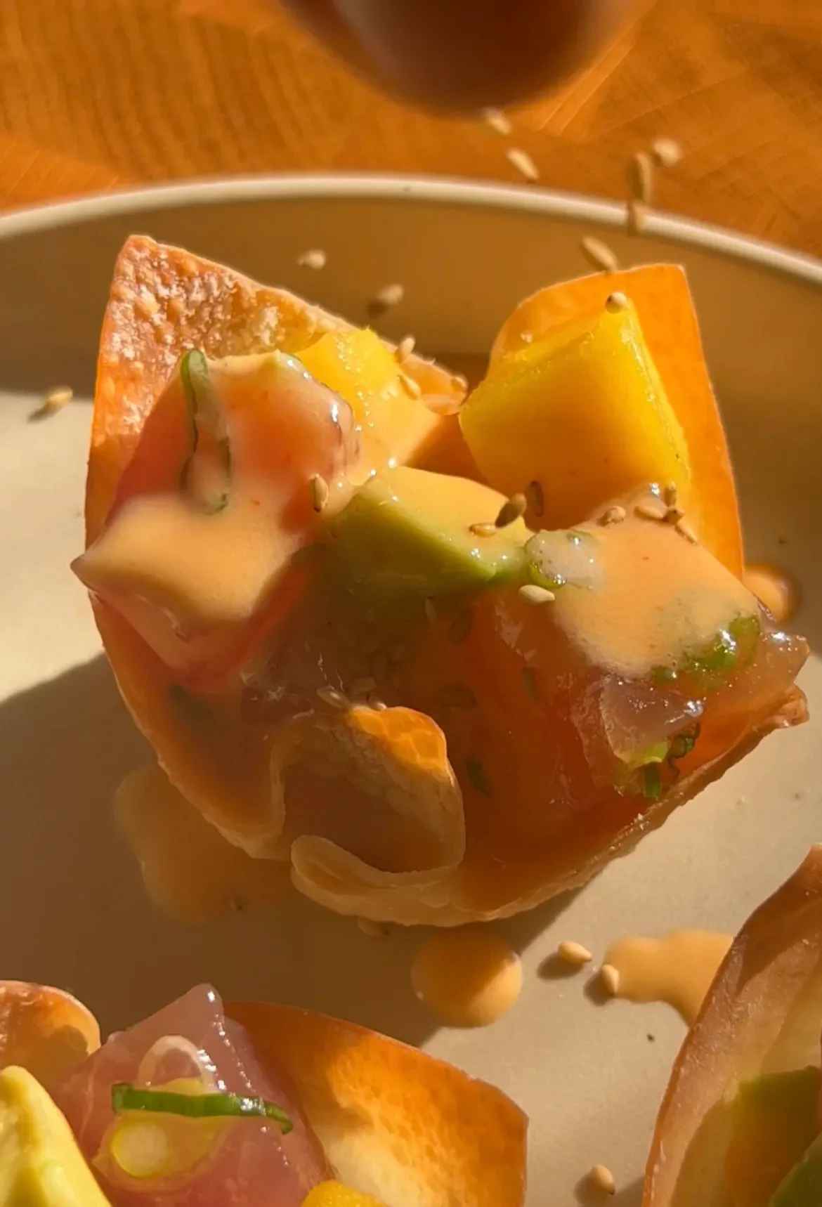 mango-and-tuna-wonton-cups