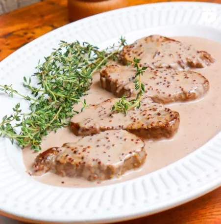 filet-mignon-ao-molho-de-mostarda-l'ancienne-e-vinho