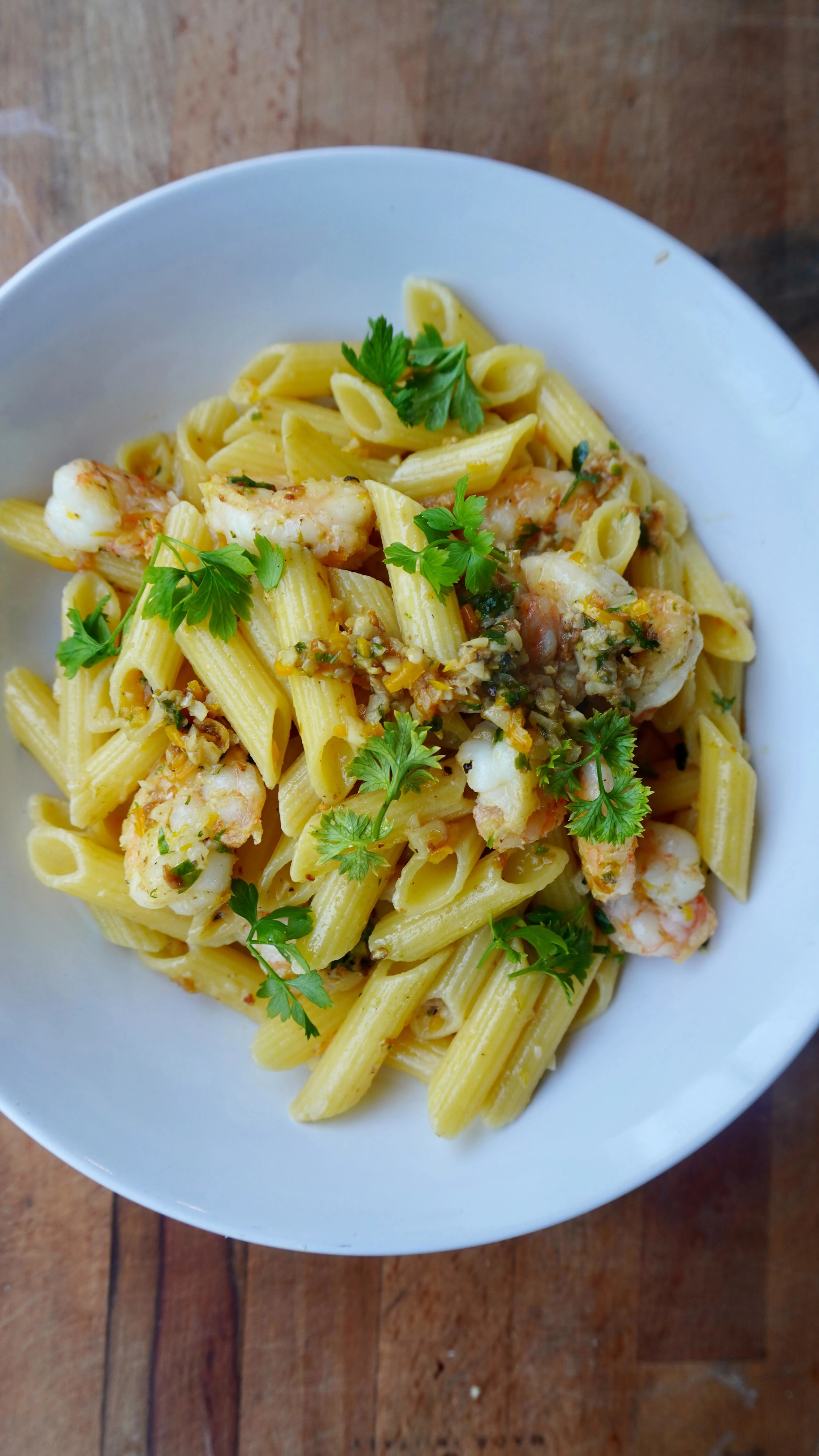 pasta-con-langostinos-al-ajillo-pasta-with-garlic-prawns