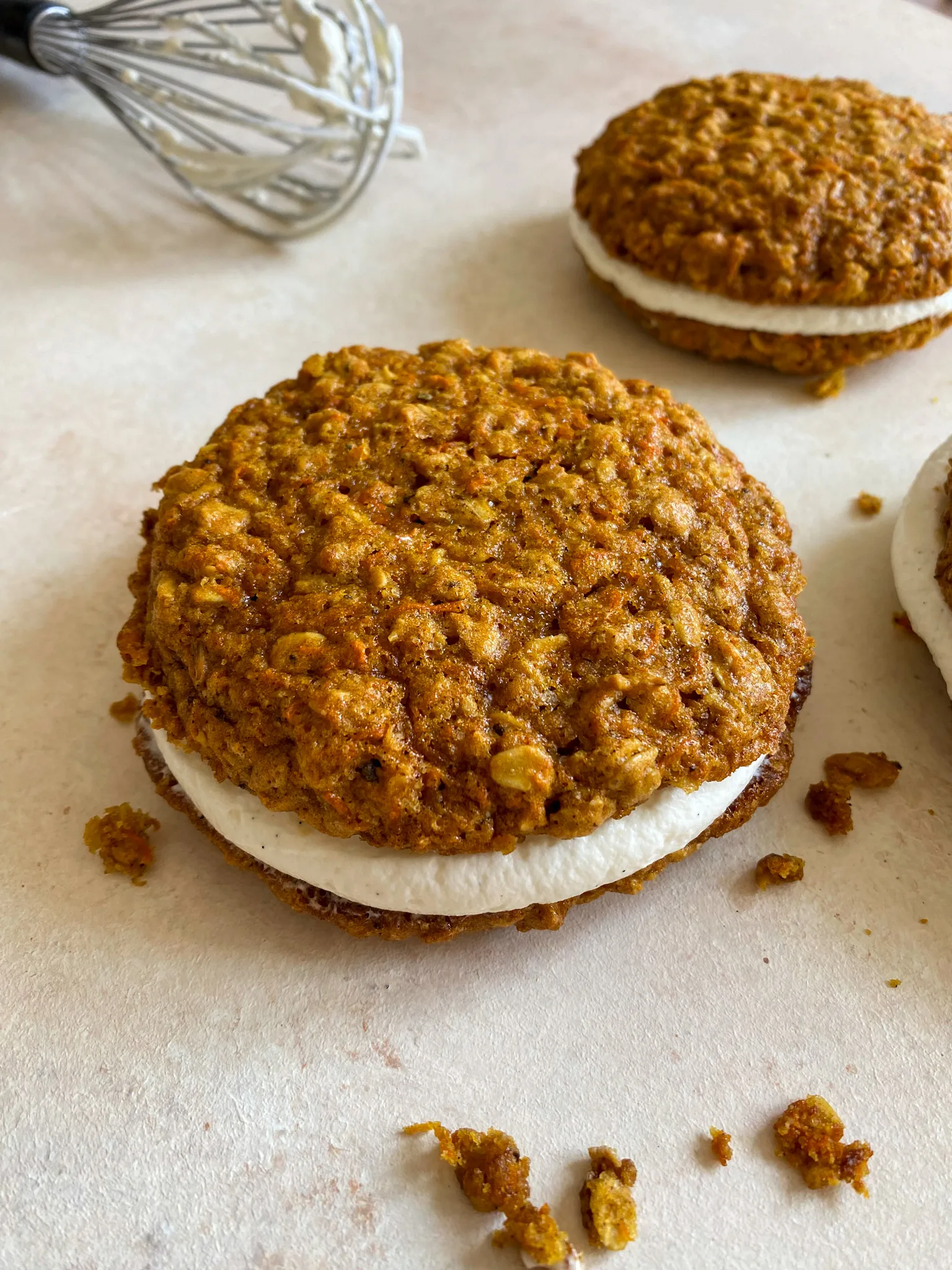 carrot-cake-cookie-sandwich