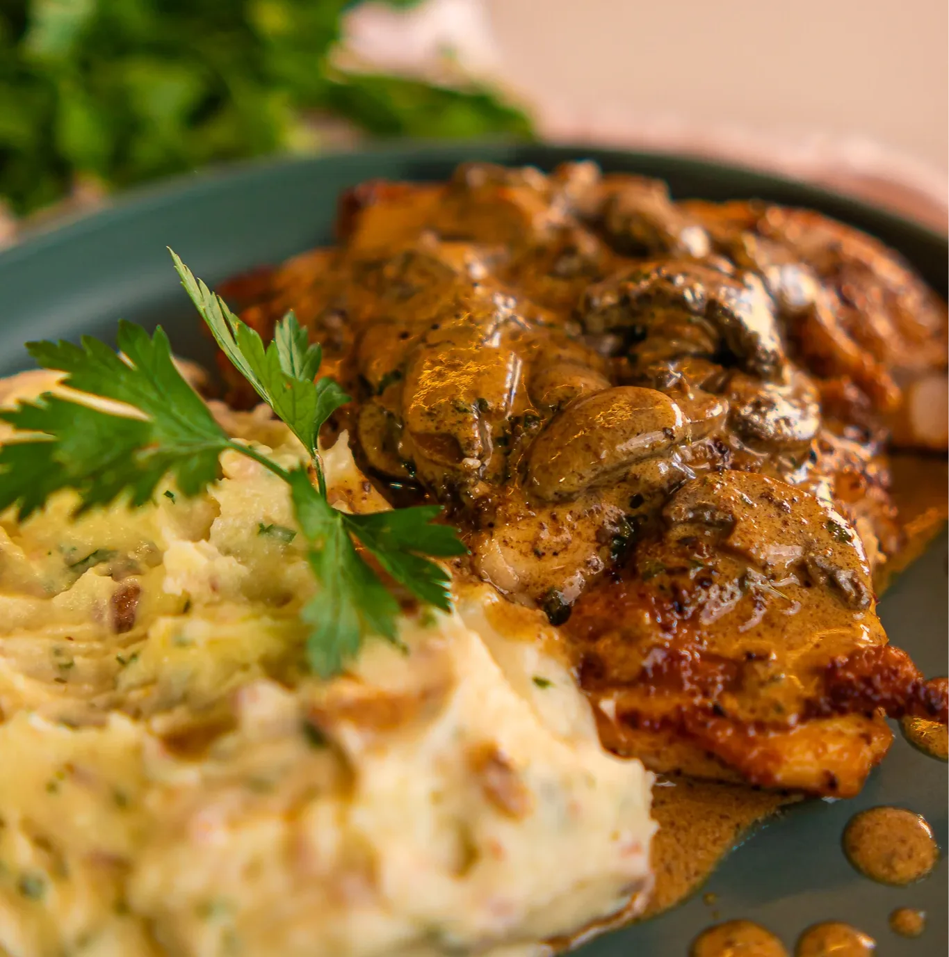 frango-ao-molho-de-cogumelos