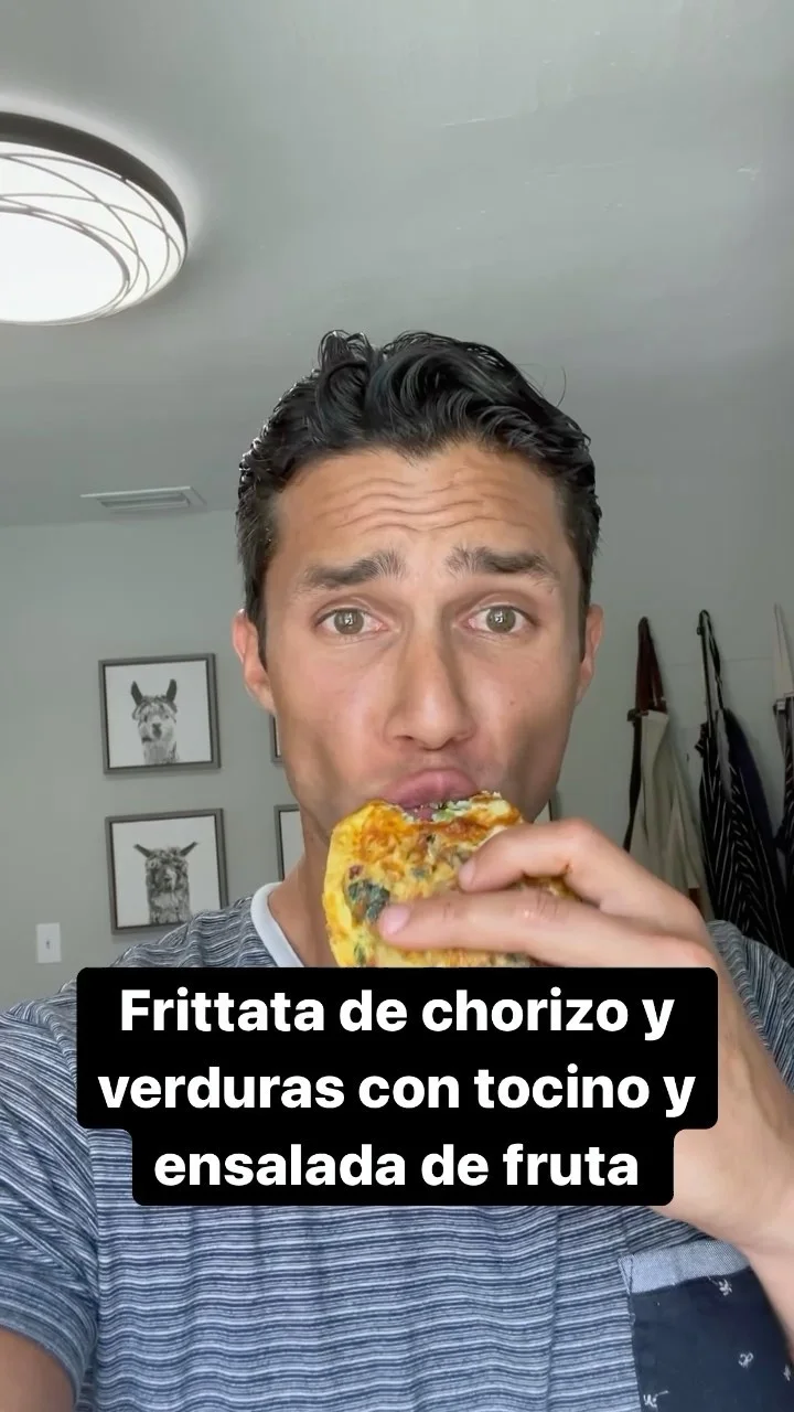 frittata-de-chorizo-y-verduras-con-ensalada-de-fruta