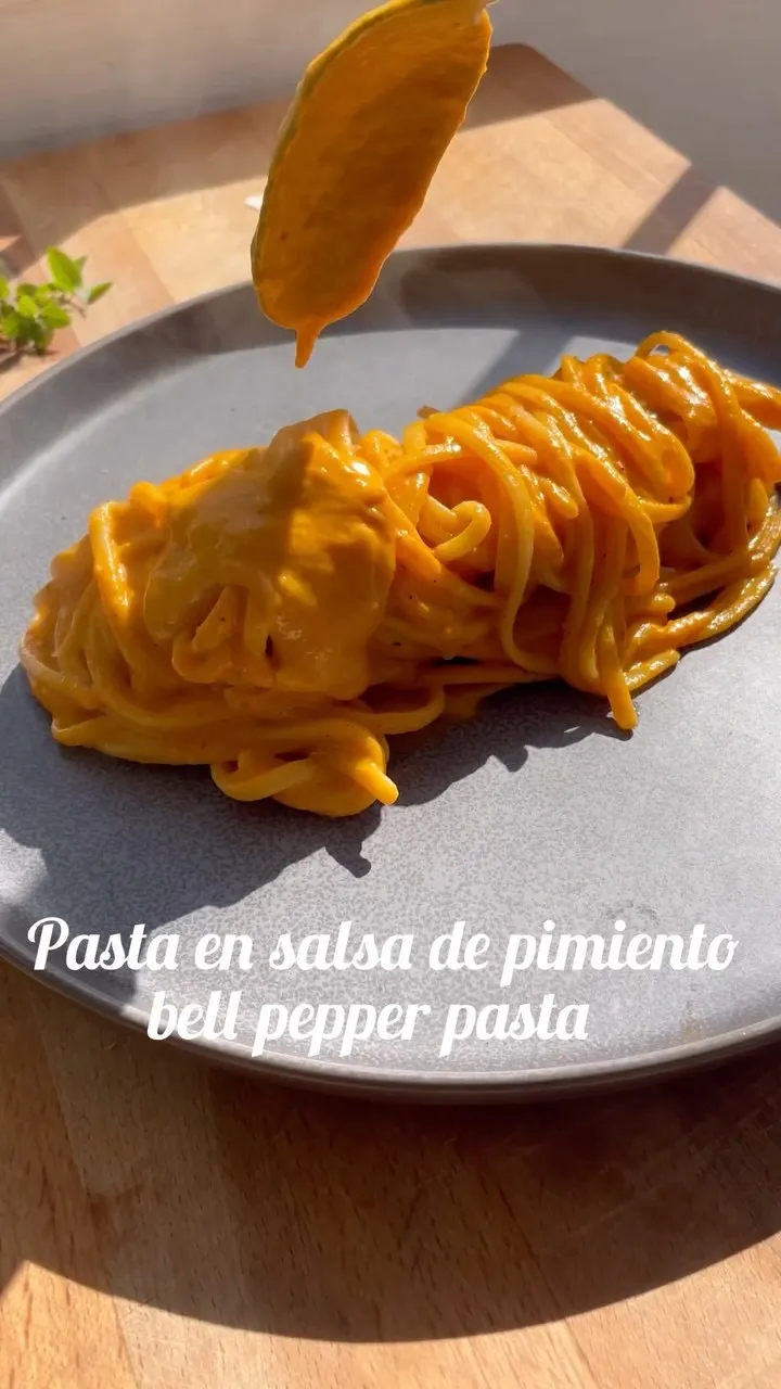 pasta-en-salsa-de-pimientos