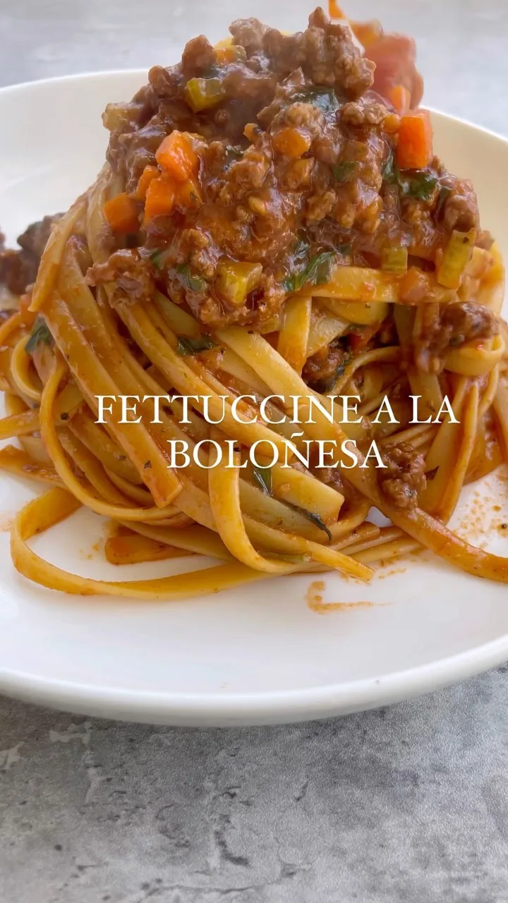 fettuccine-a-la-bolonesa