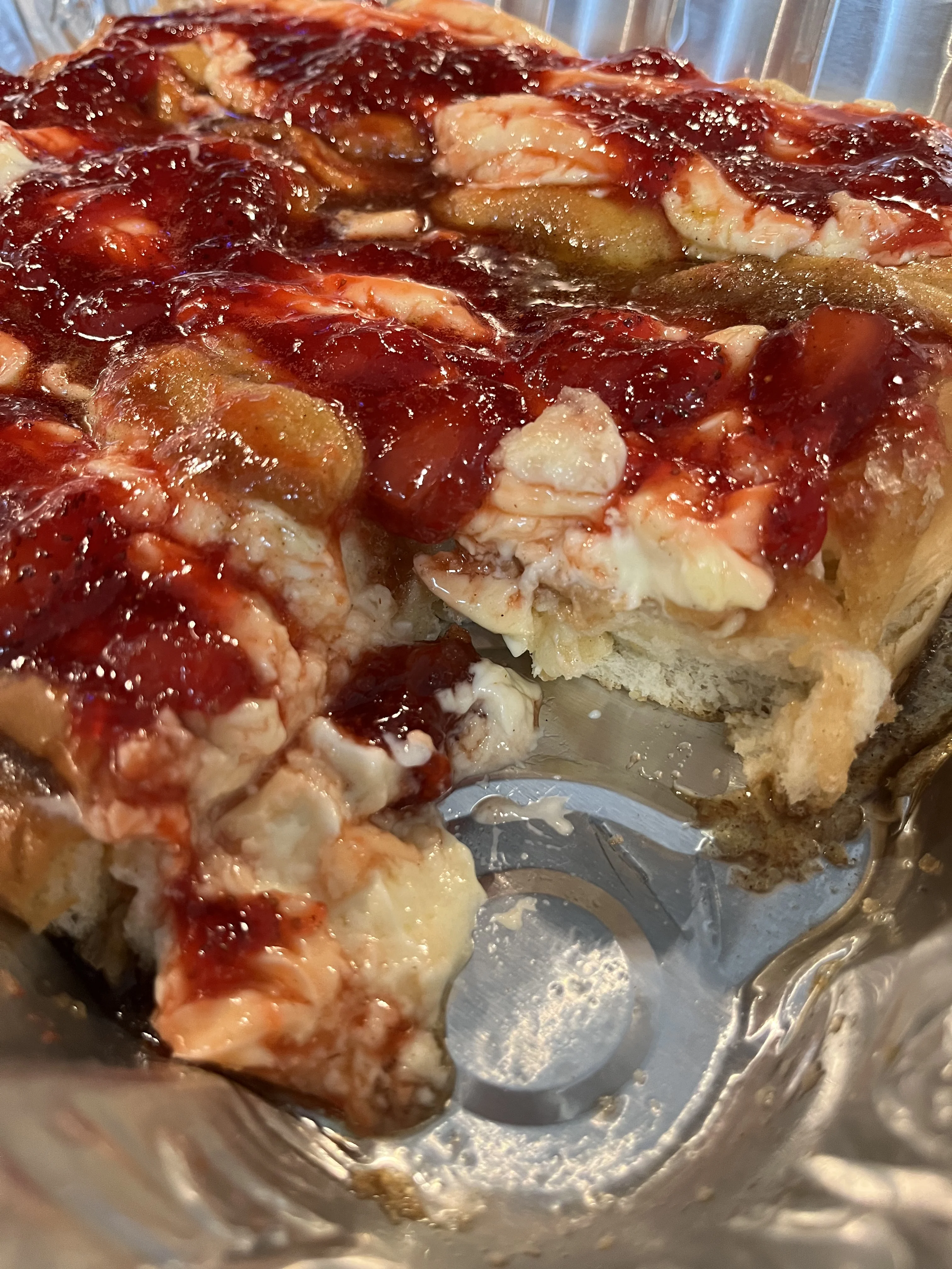 strawberry-cheesecake-stuffed-hawaiian-rolls