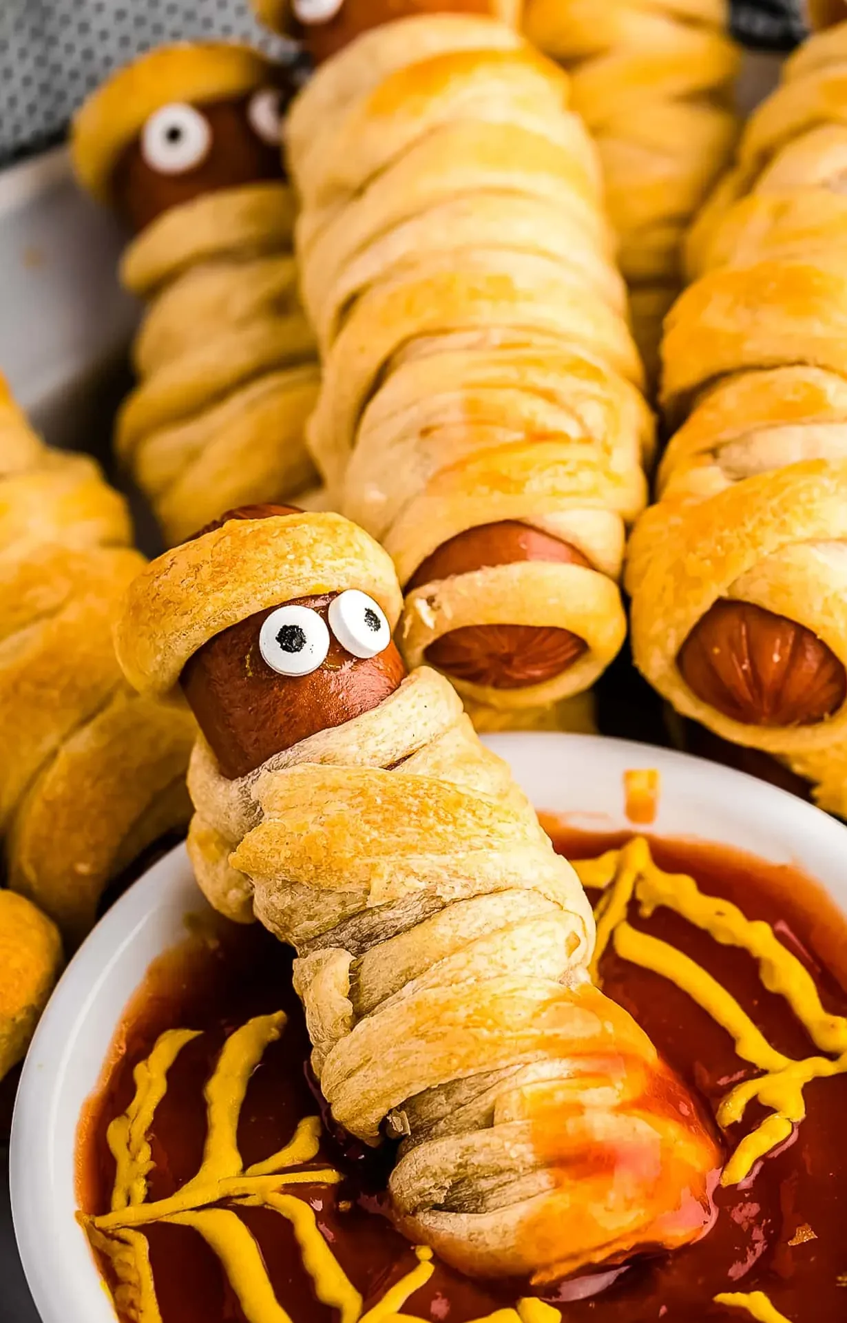 spook-tacular-mummy-hot-dogs-recipe:-perfect-for-halloween-and-more!