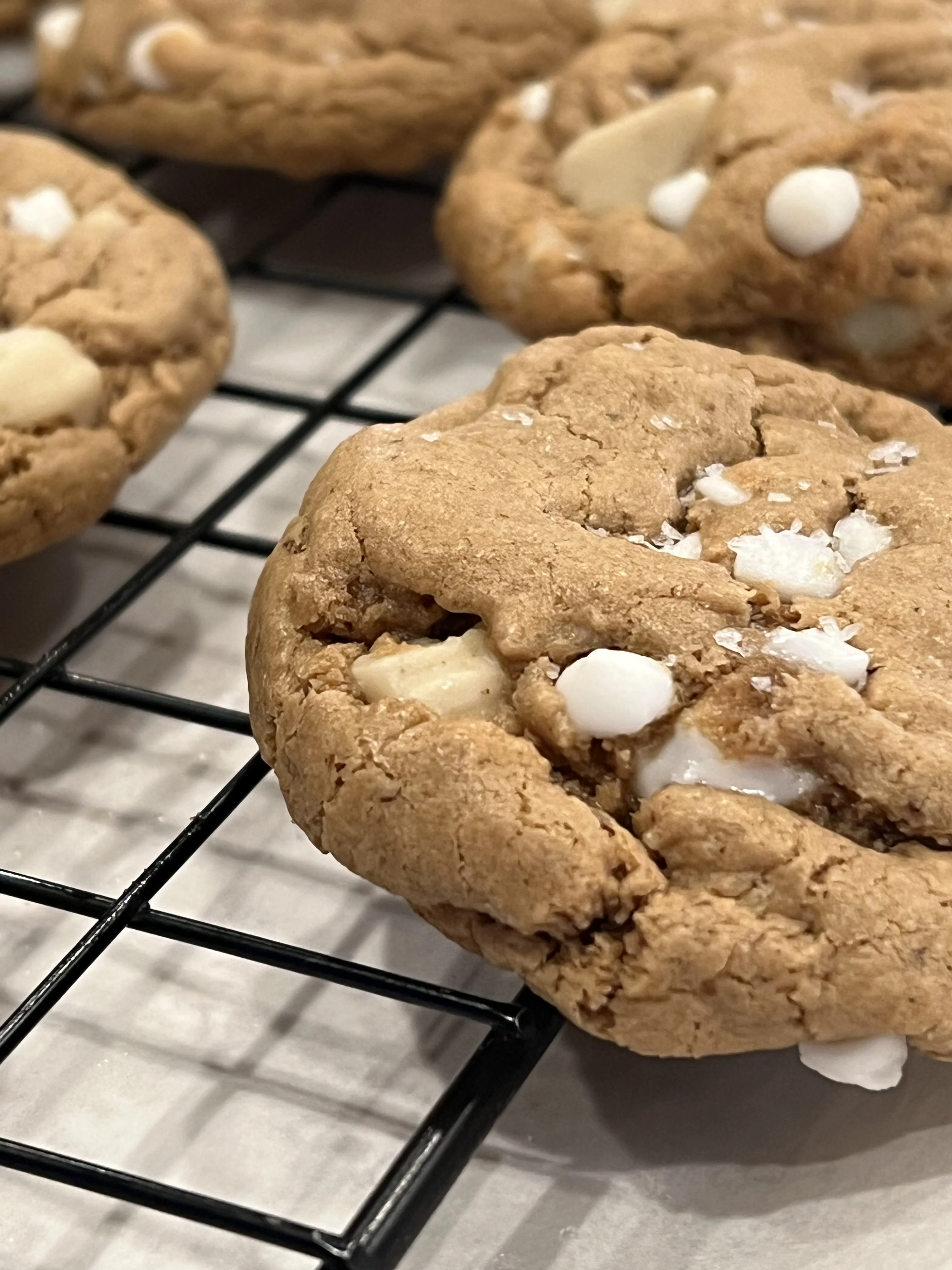 white-choco-macadamia-cookies