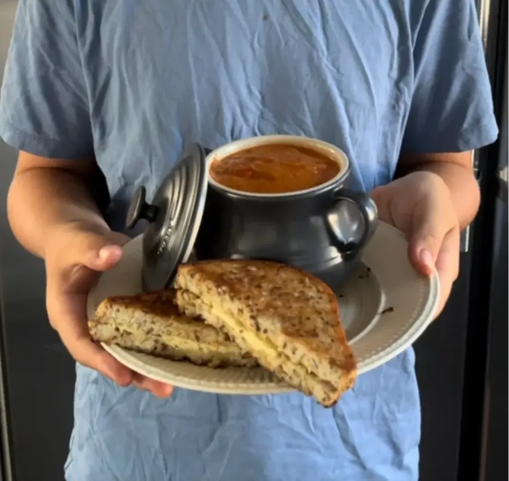 let's-make-a-grilled-cheese-sandwich-with-tomato-soup