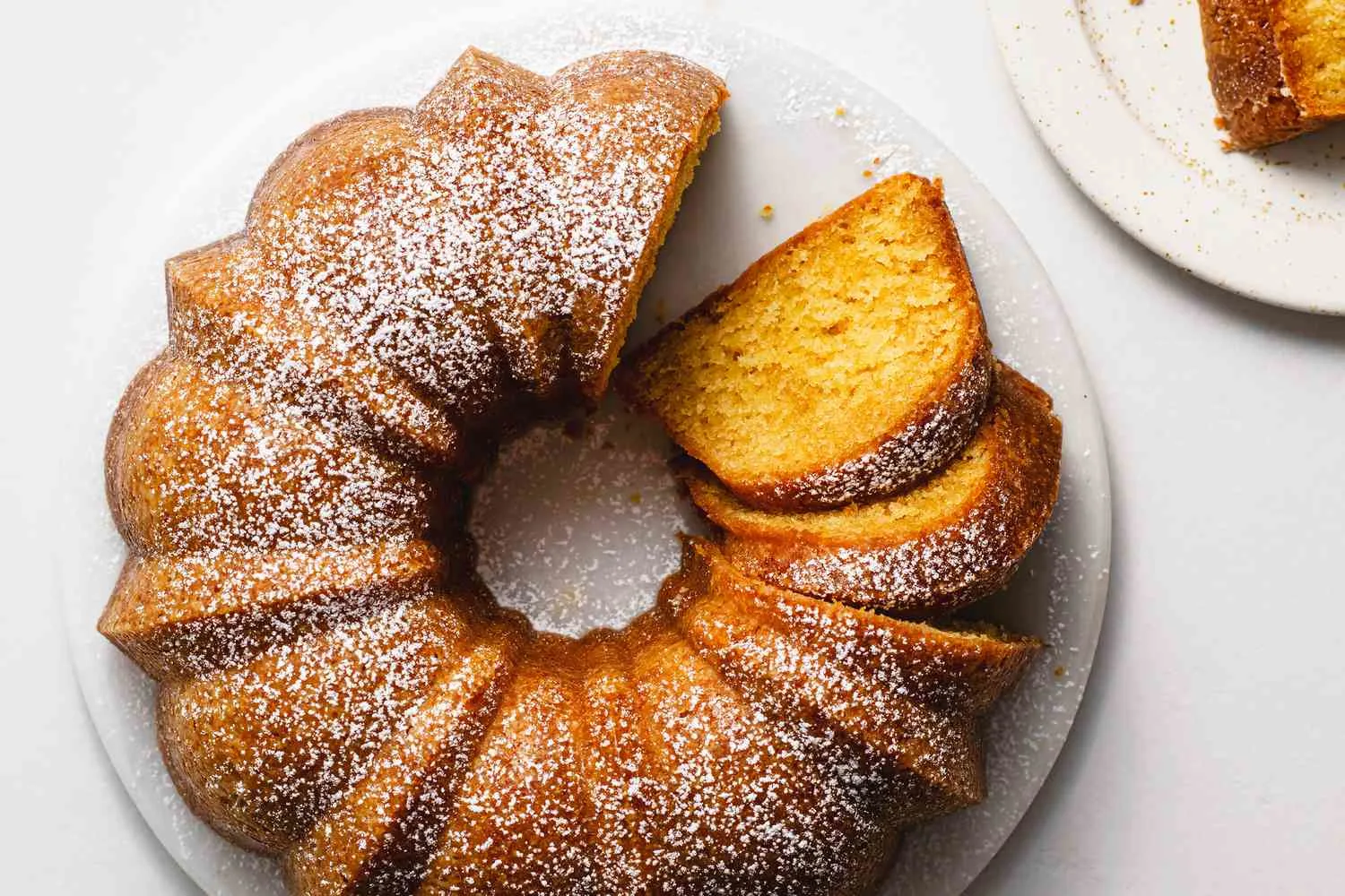 delight-in-delicious-bundt-cake:-recipes-decorating-ideas-and-more-christmas-flavours!
