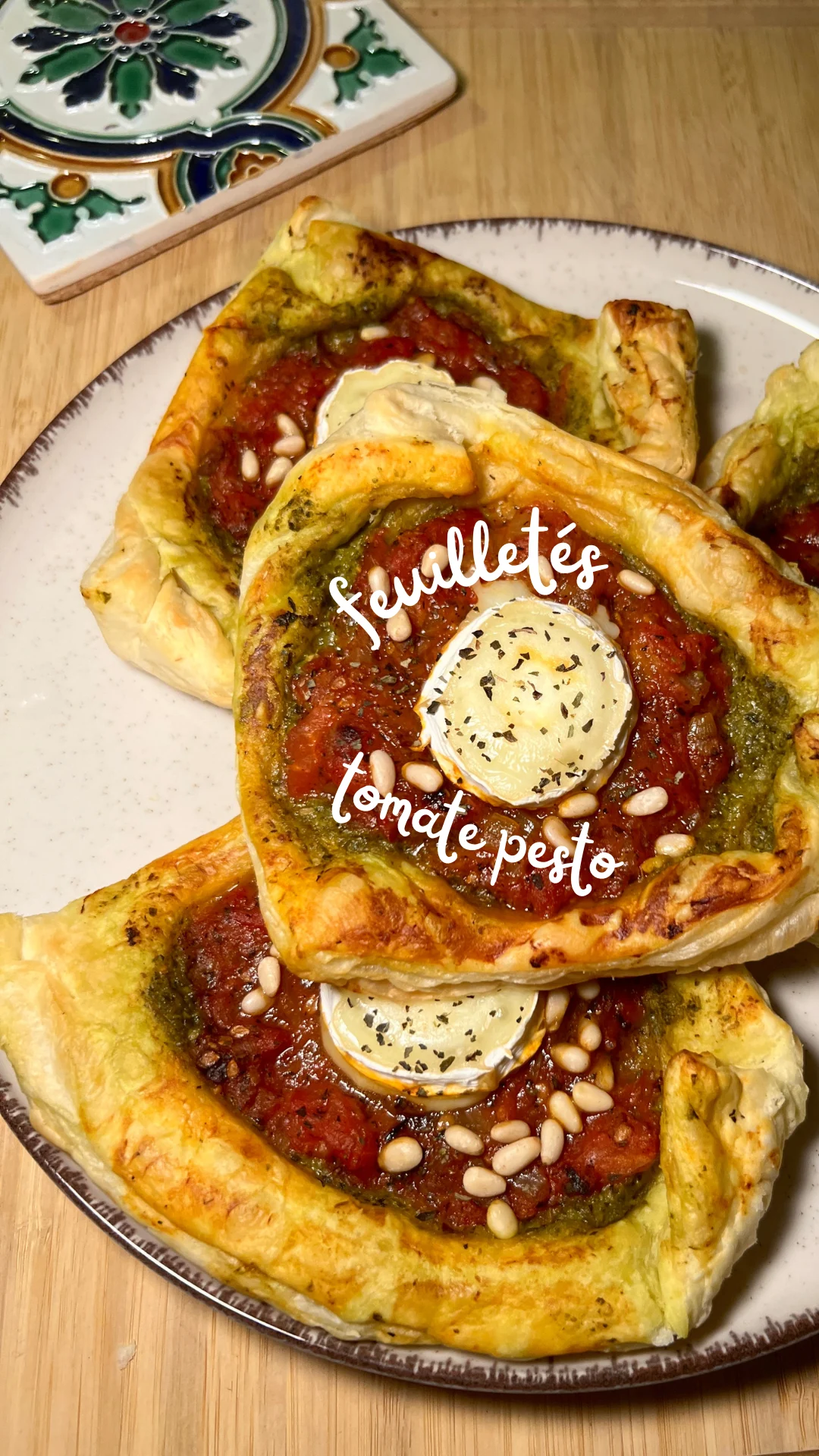 feuilletes-tomate-chevre-and-pesto