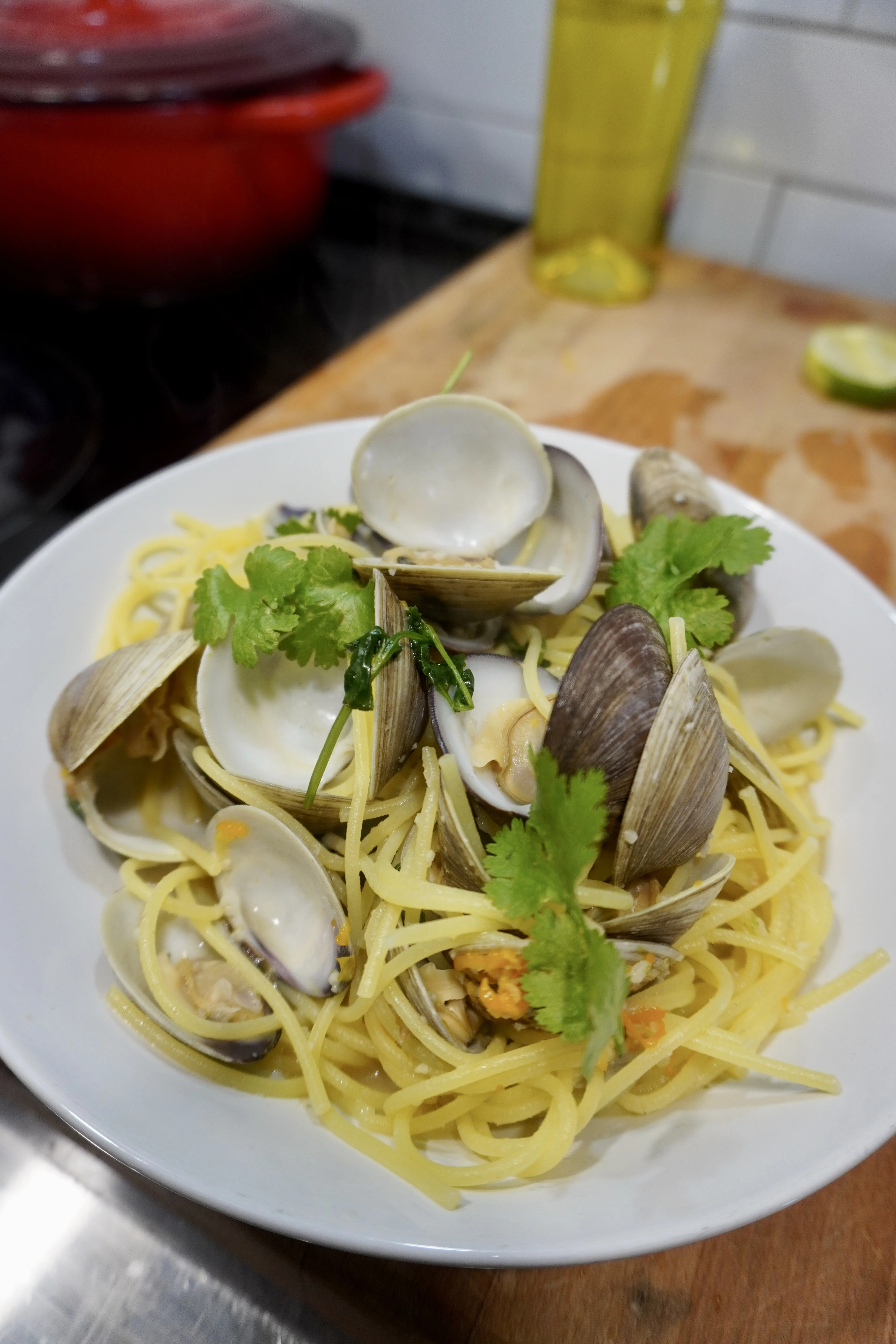 pasta-alle-vongole-a-la-peruana-peruvian-style-pasta-with-clams