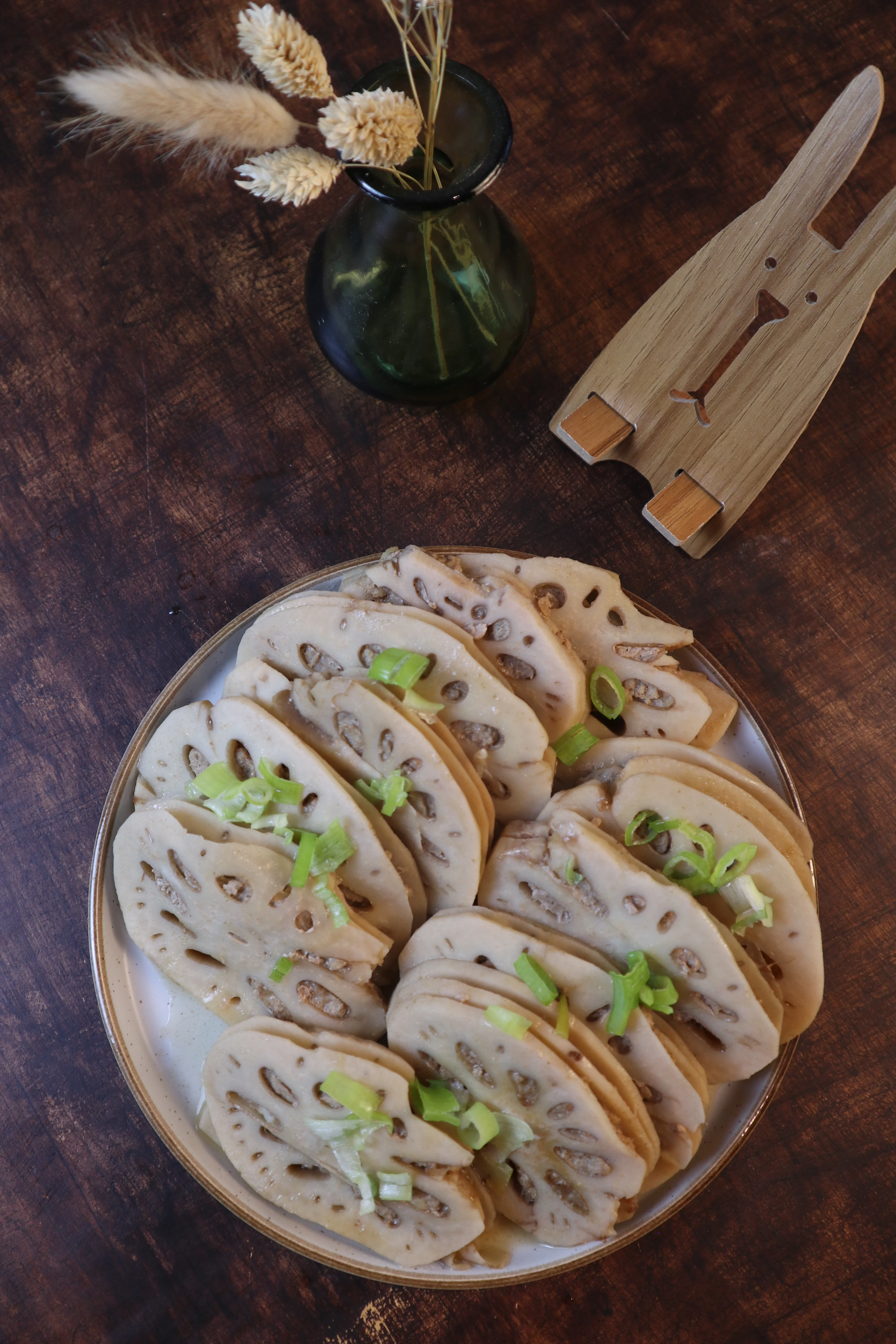 braised-stuffed-lotus-root-with-pork