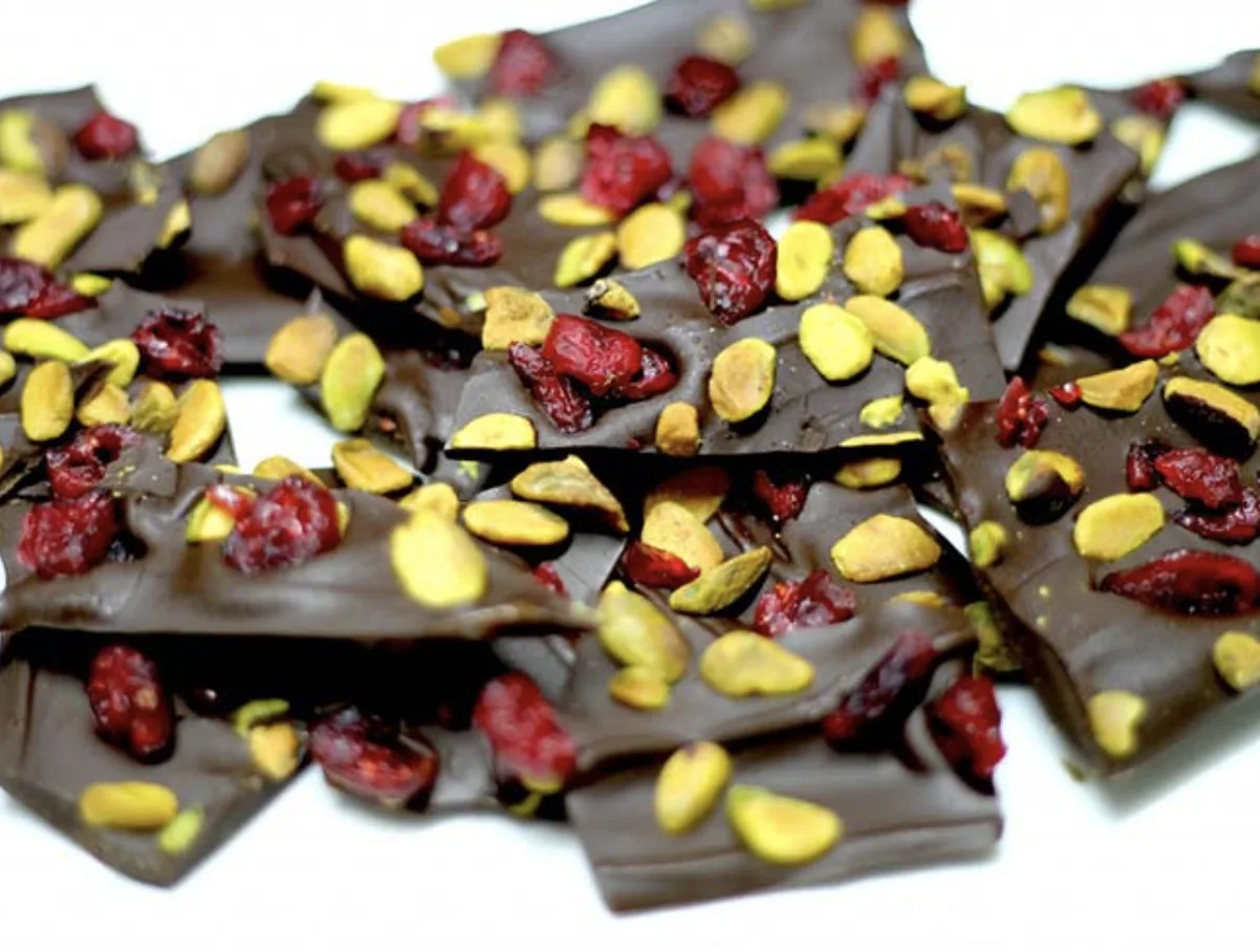 dark-chocolate-bark-with-pistachios-and-drief-cranberries
