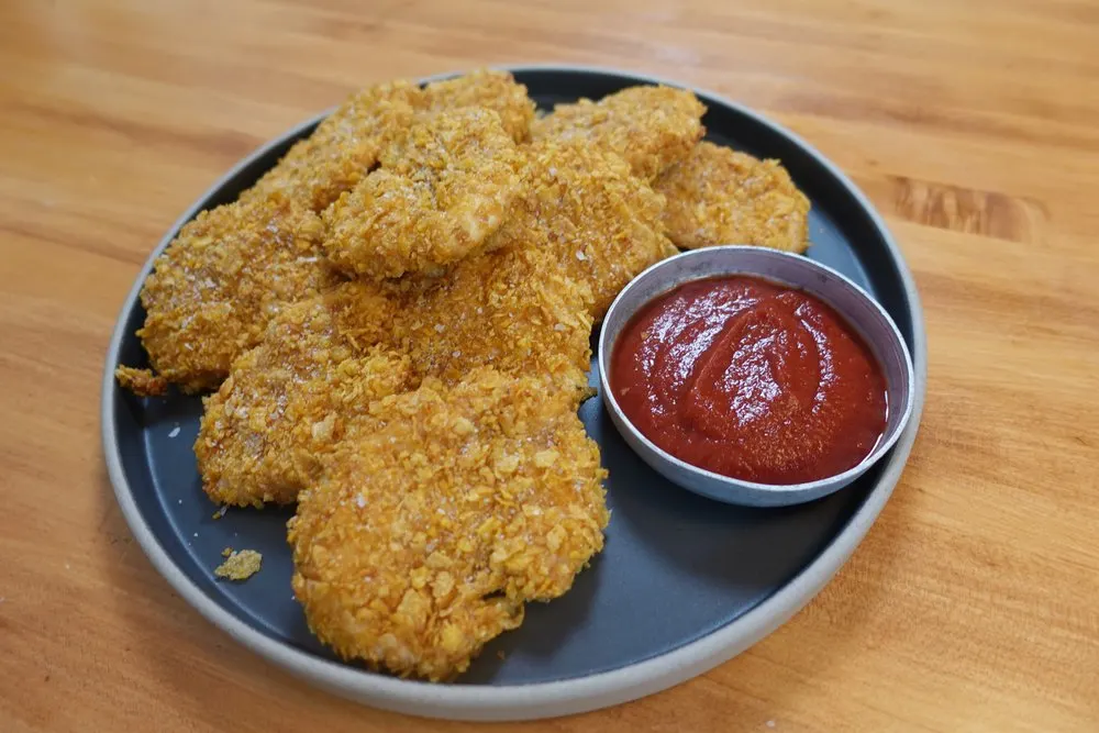 chicken-nuggets-and-ketchup