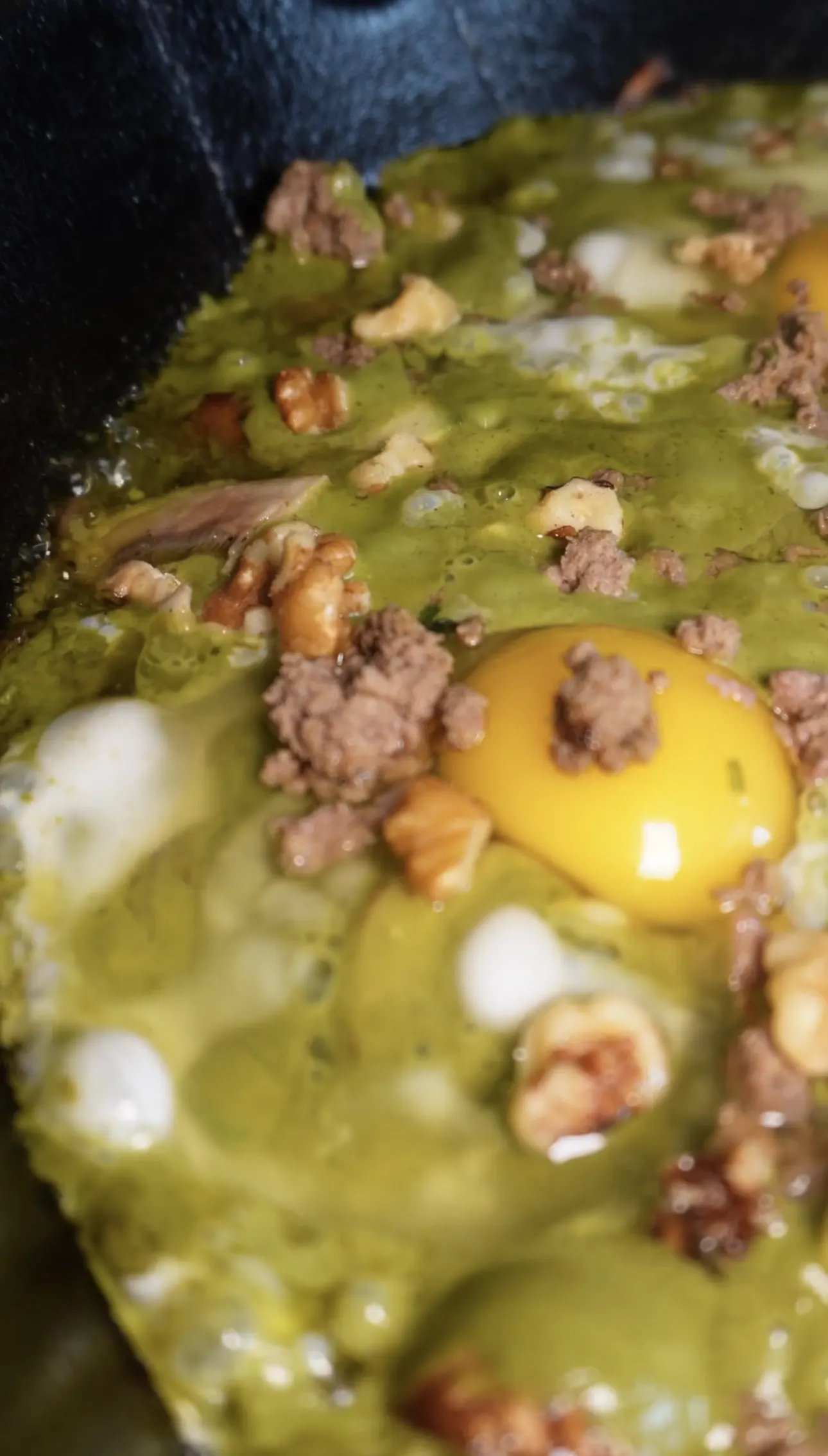 huevos-al-pesto-peruano-peruvian-pesto-eggs