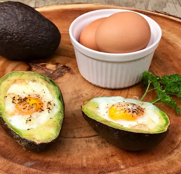 keto-recipes:-avocado-egg-cups