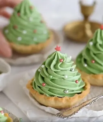 festive-delights:-christmas-tree-tartlets-for-holiday-joy!
