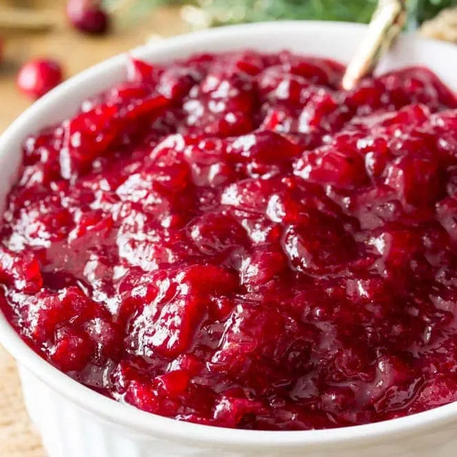 tart-elegance:-elevate-your-feast-with-homemade-cranberry-sauce!