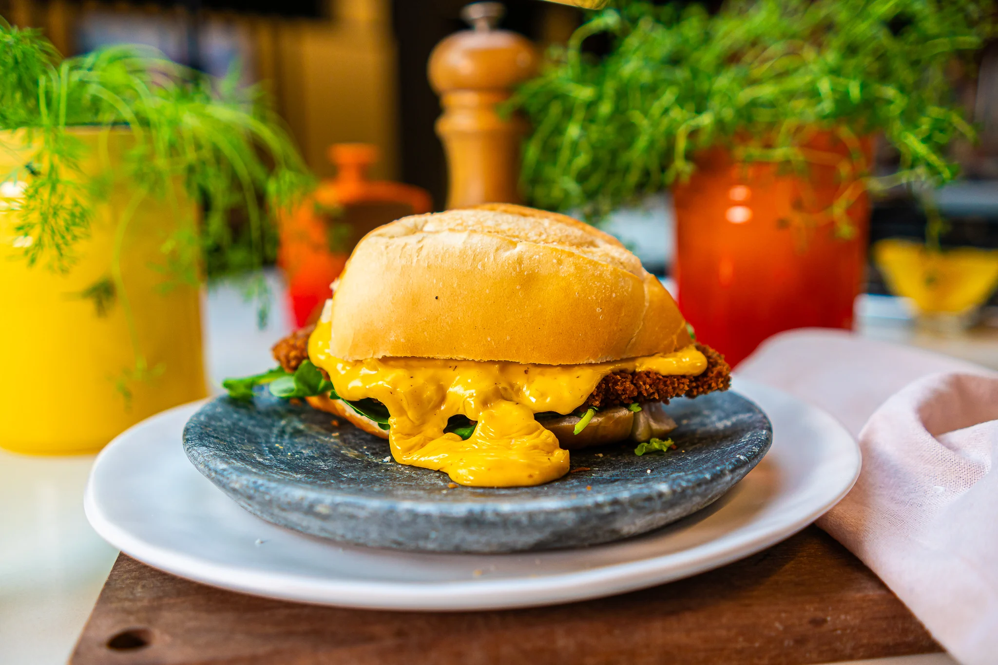 lanche-a-milanesa-com-cheddar