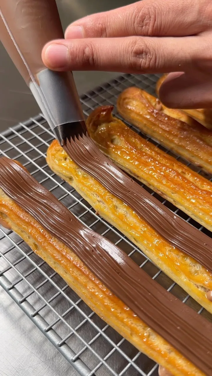 coffee-dark-chocolate-eclairs