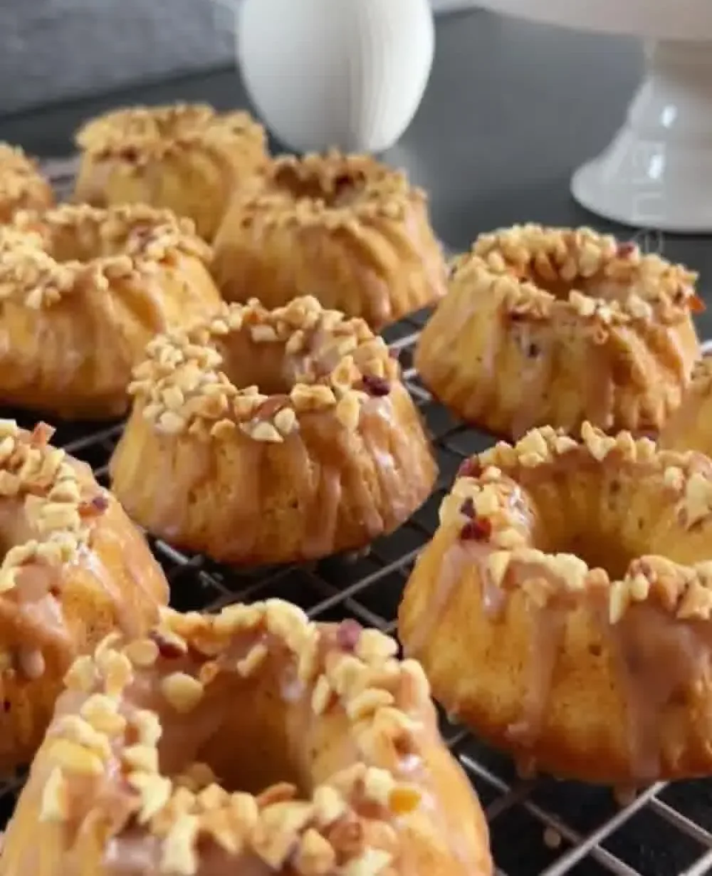 cinnamon-cakes:-fall-in-love-with-every-spiced-bite!