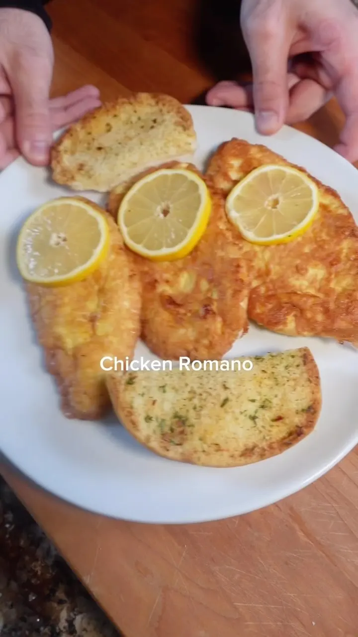 chicken-romano-with-garlic-bread
