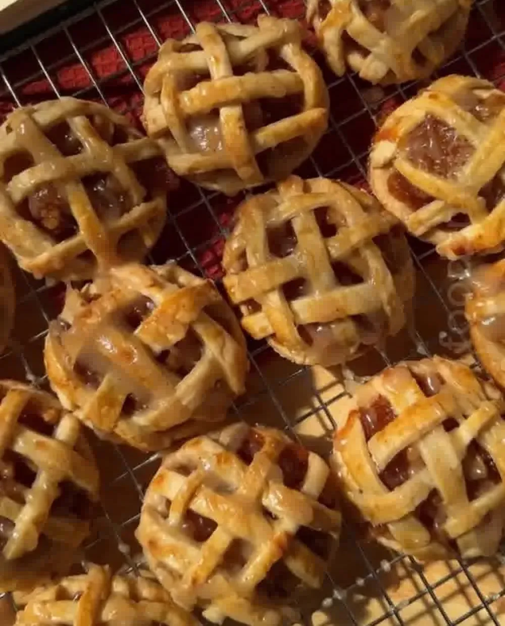 apple-pie-cookies:-bite-sized-autumn-bliss!