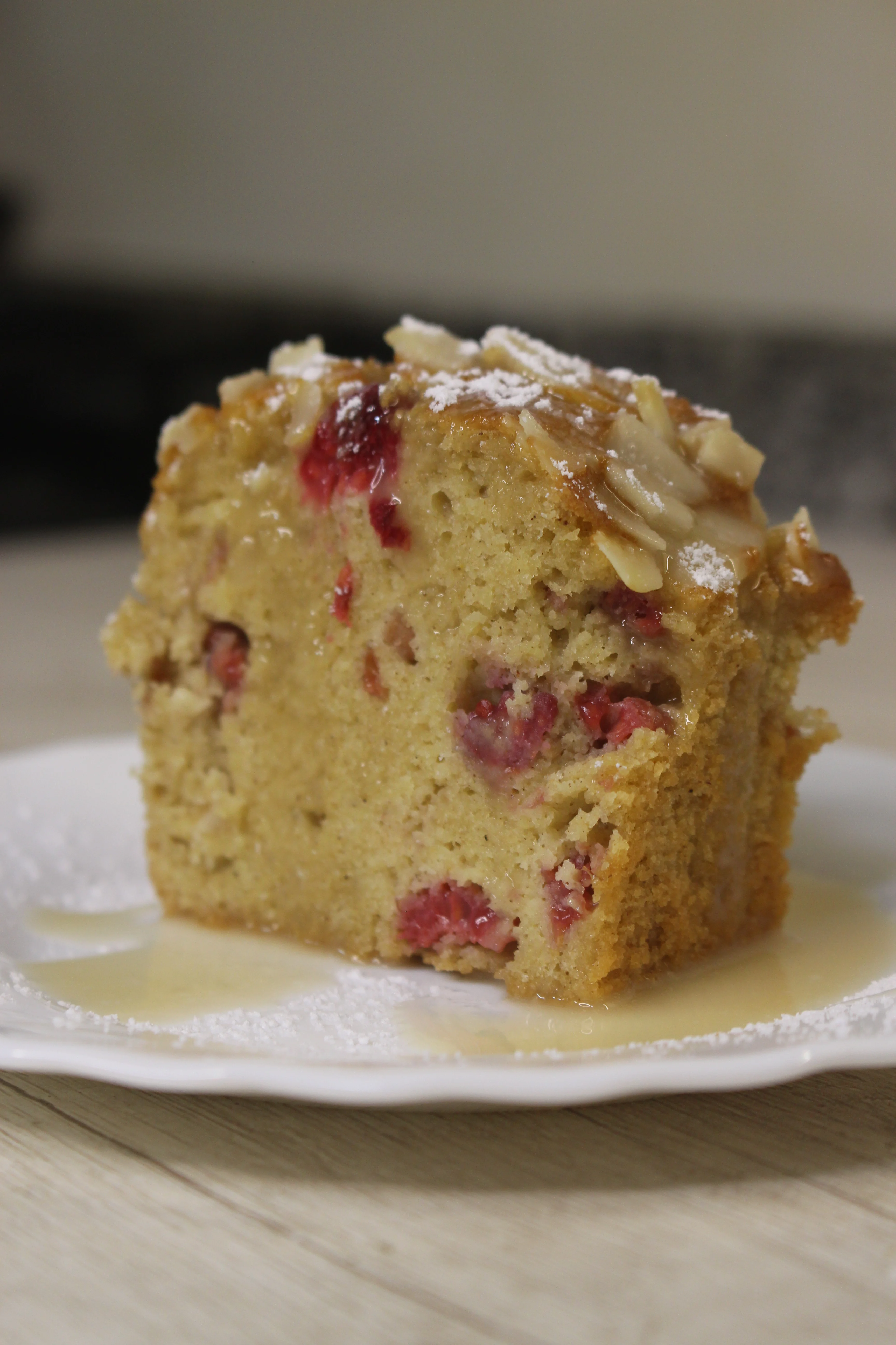 almond-raspberry-cake