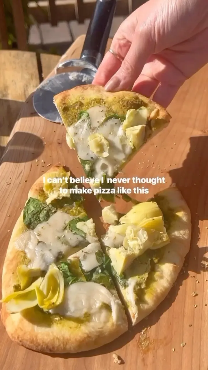 vegan-spinach-artichoke-naan-pizza
