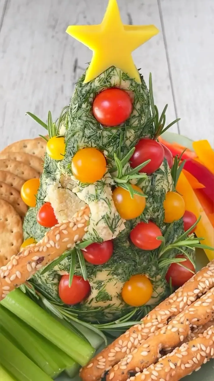 cashew-cheese-christmas-tree